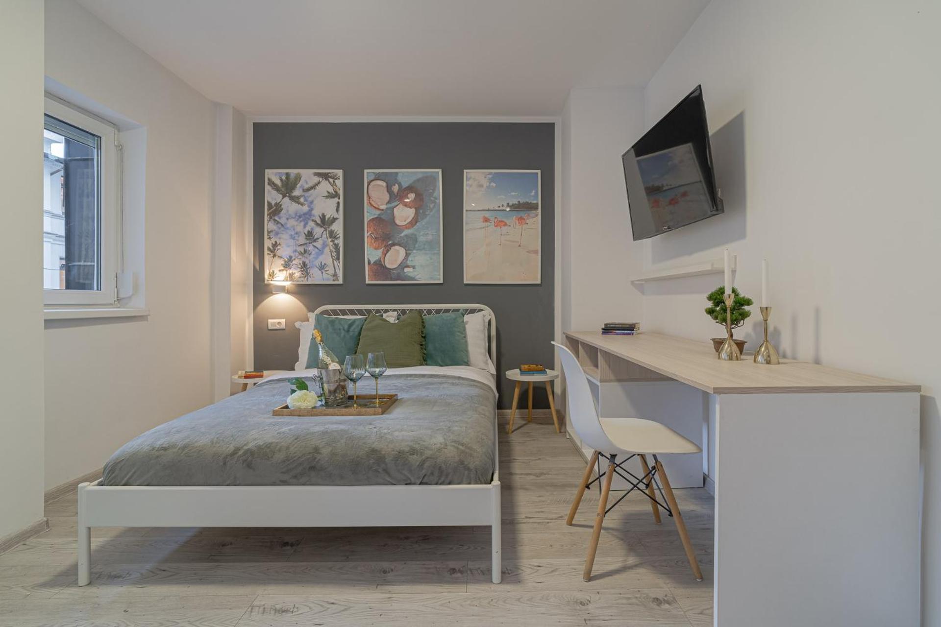 Stylish 2br In Piata Universitatii, Steps To Cismigiu Park Apartment