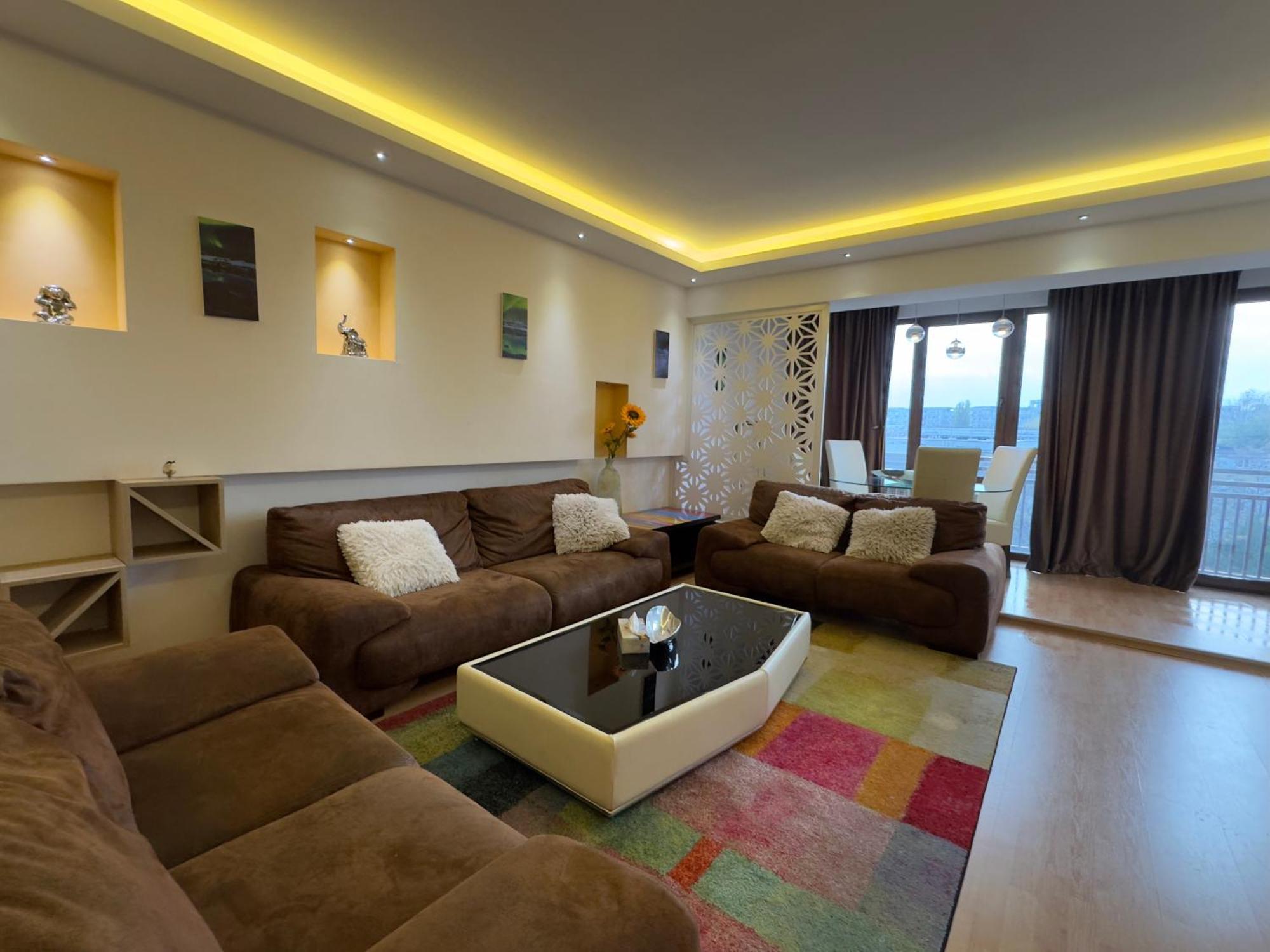 Executive Flat By Chr Luxury Apartament