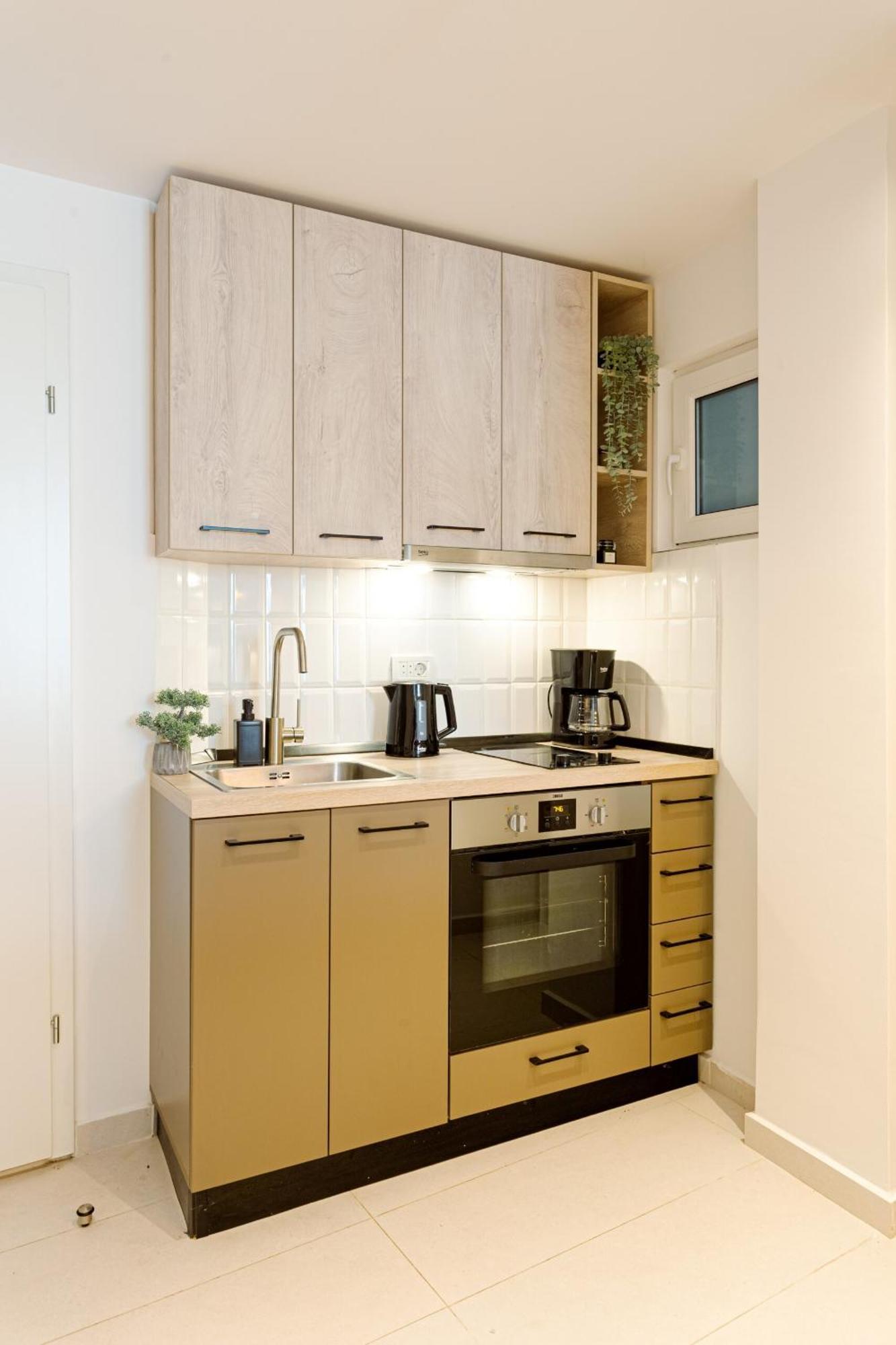 Centric Charm - Modern Living