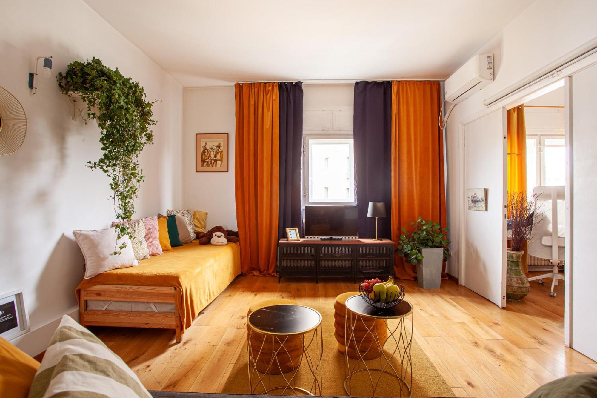 2 2 Baths Oldtown Apartment