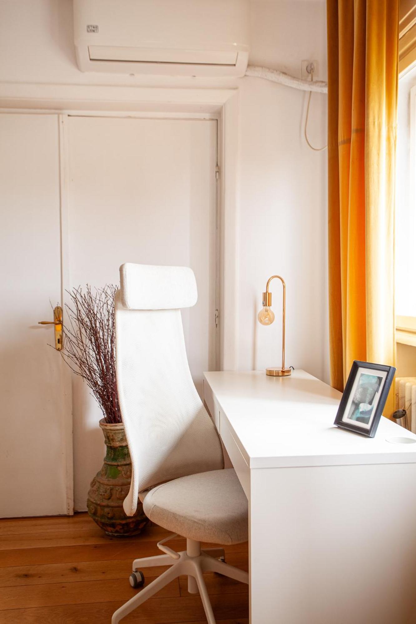 2 2 Baths Oldtown Apartment Bucharest