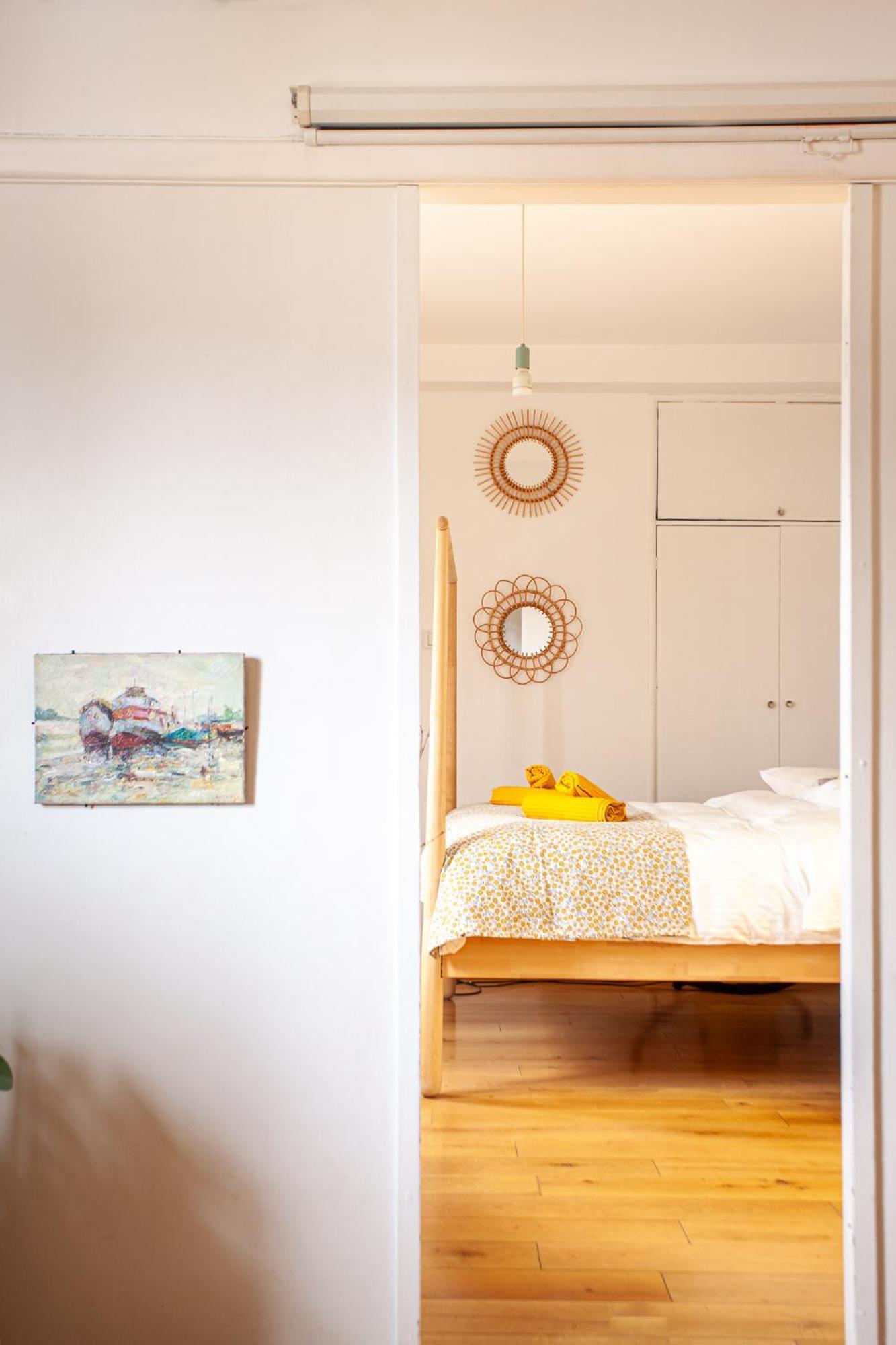 2 2 Baths Oldtown Apartment