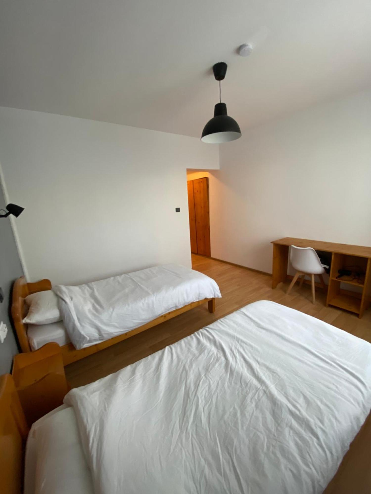 Gazde/Camere de închiriat Travellers Rest *