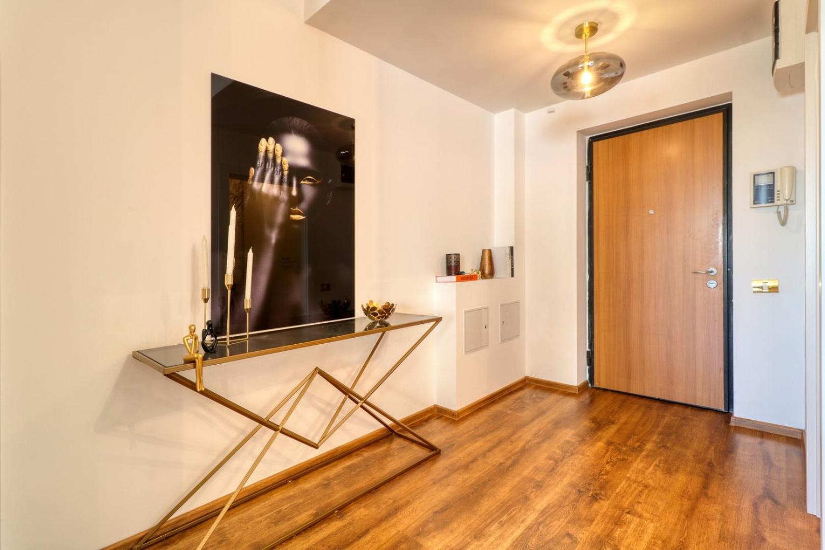 14th Luxury Flat *