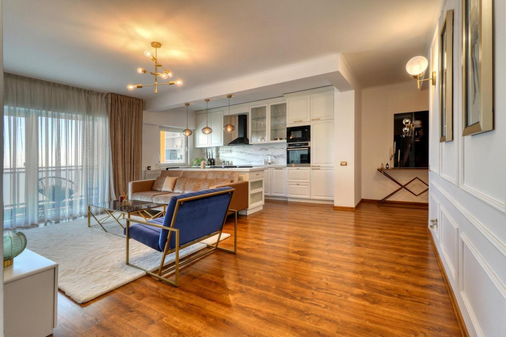 14th Luxury Flat *