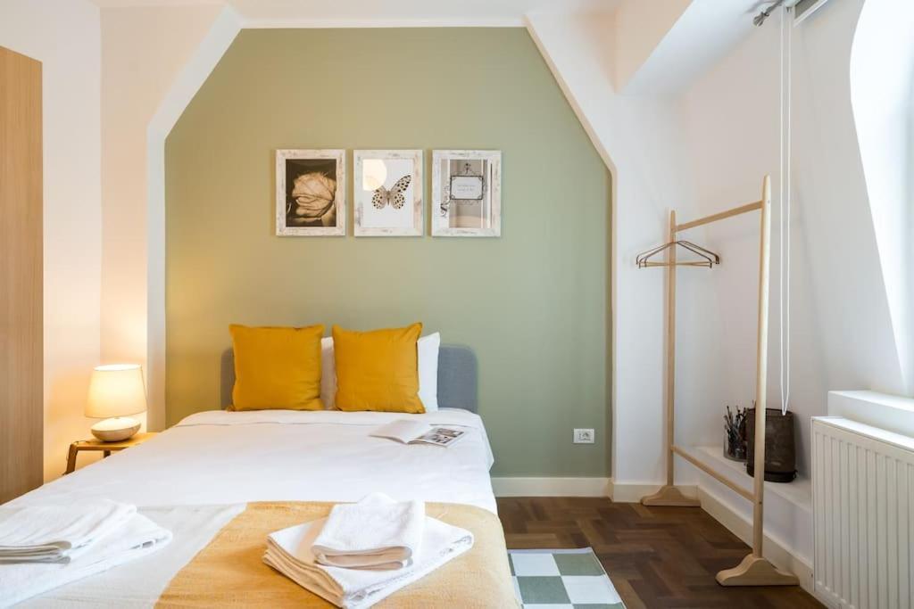 Stunning 2br - Ateneu - Center Apartament Bucureşti