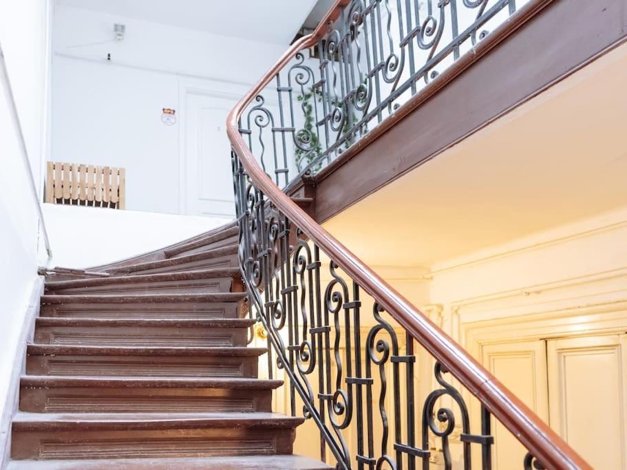 Apartament Stunning 2br - Ateneu - Center Bucureşti