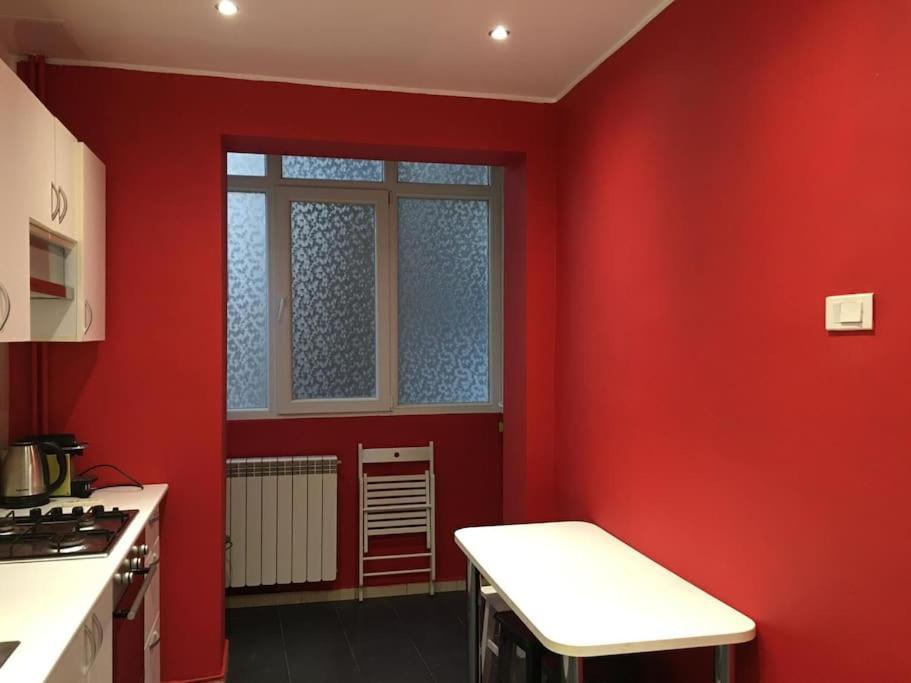 Apartment Double Living And 2 Double Bedrooms Center Bucharest