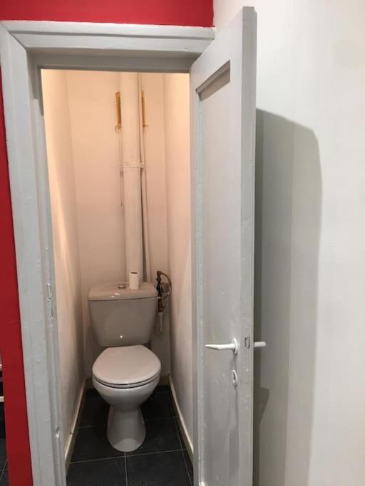 Apartment Double Living And 2 Double Bedrooms Center