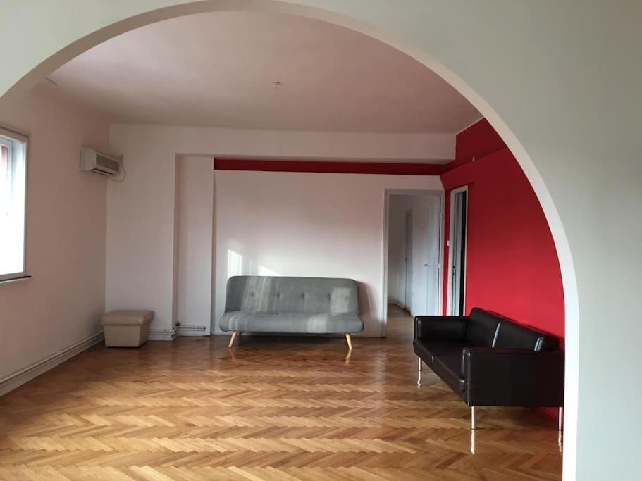 Double Living And 2 Double Bedrooms Center * Bucharest