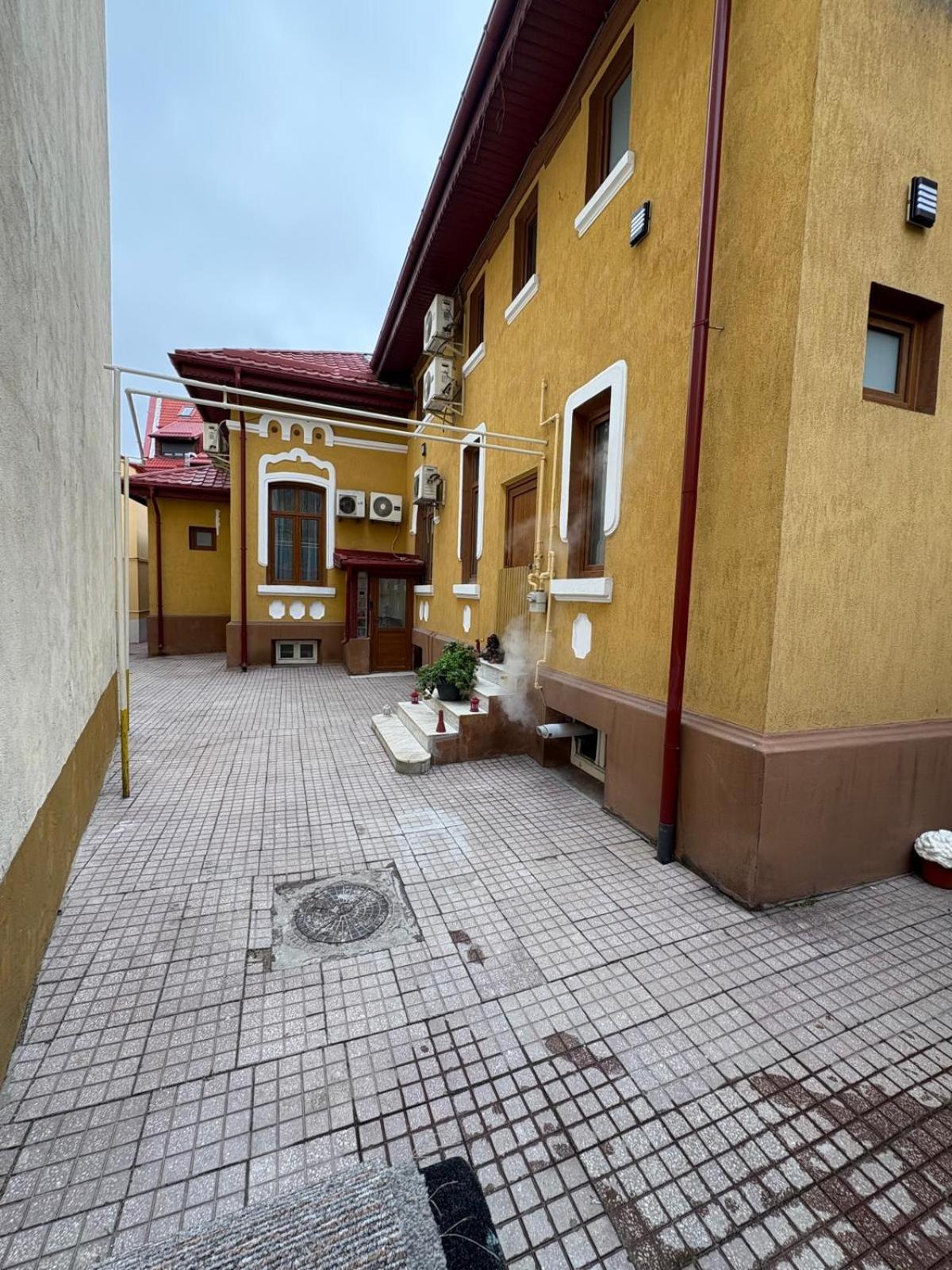 Boutique Old 7 *