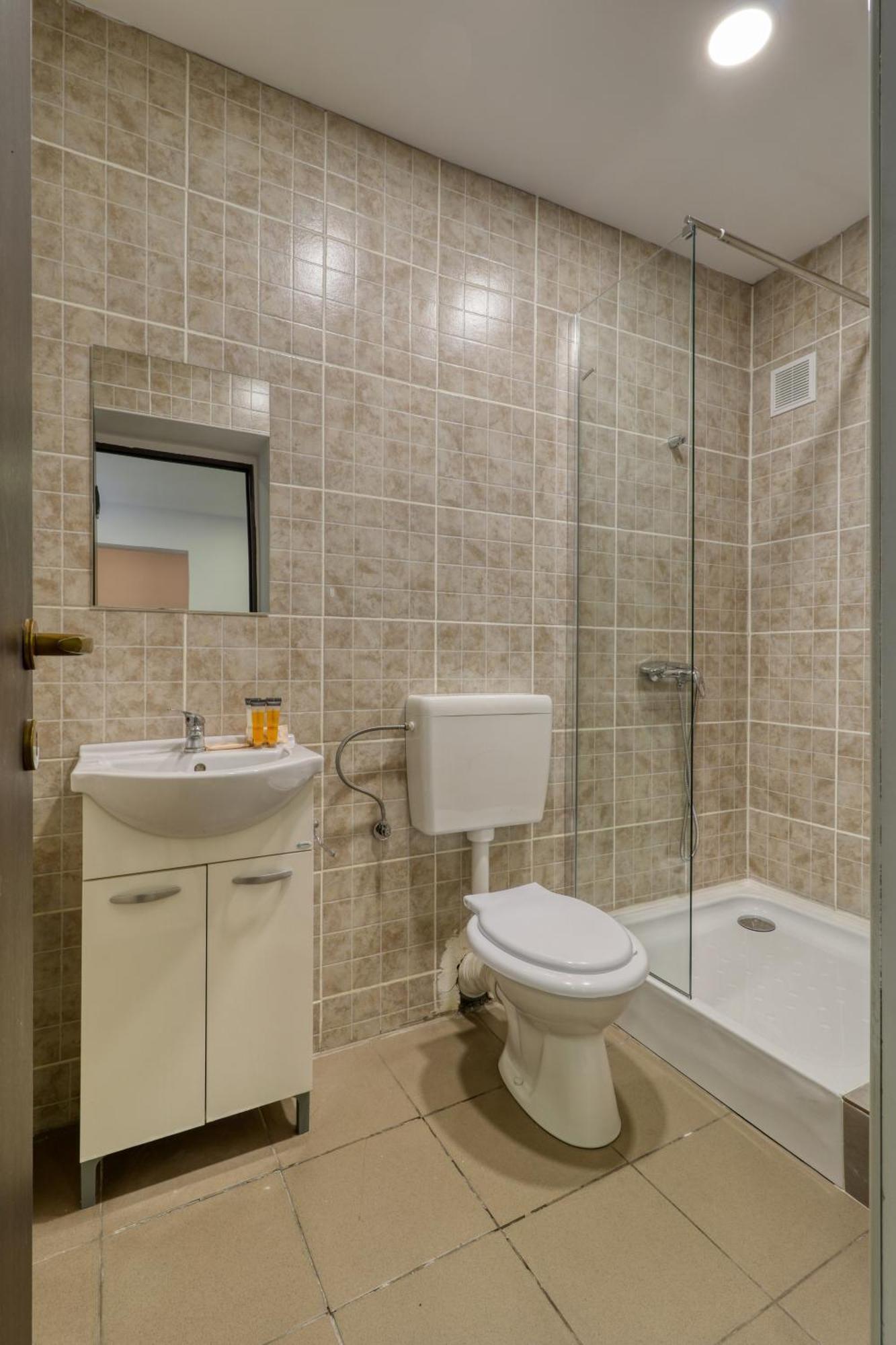 Apartment 2 Hidden Gems - U Need - By Uni88