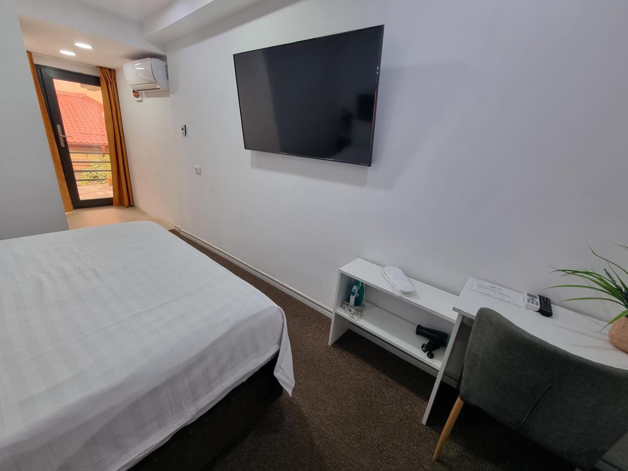Poet Palace 4*