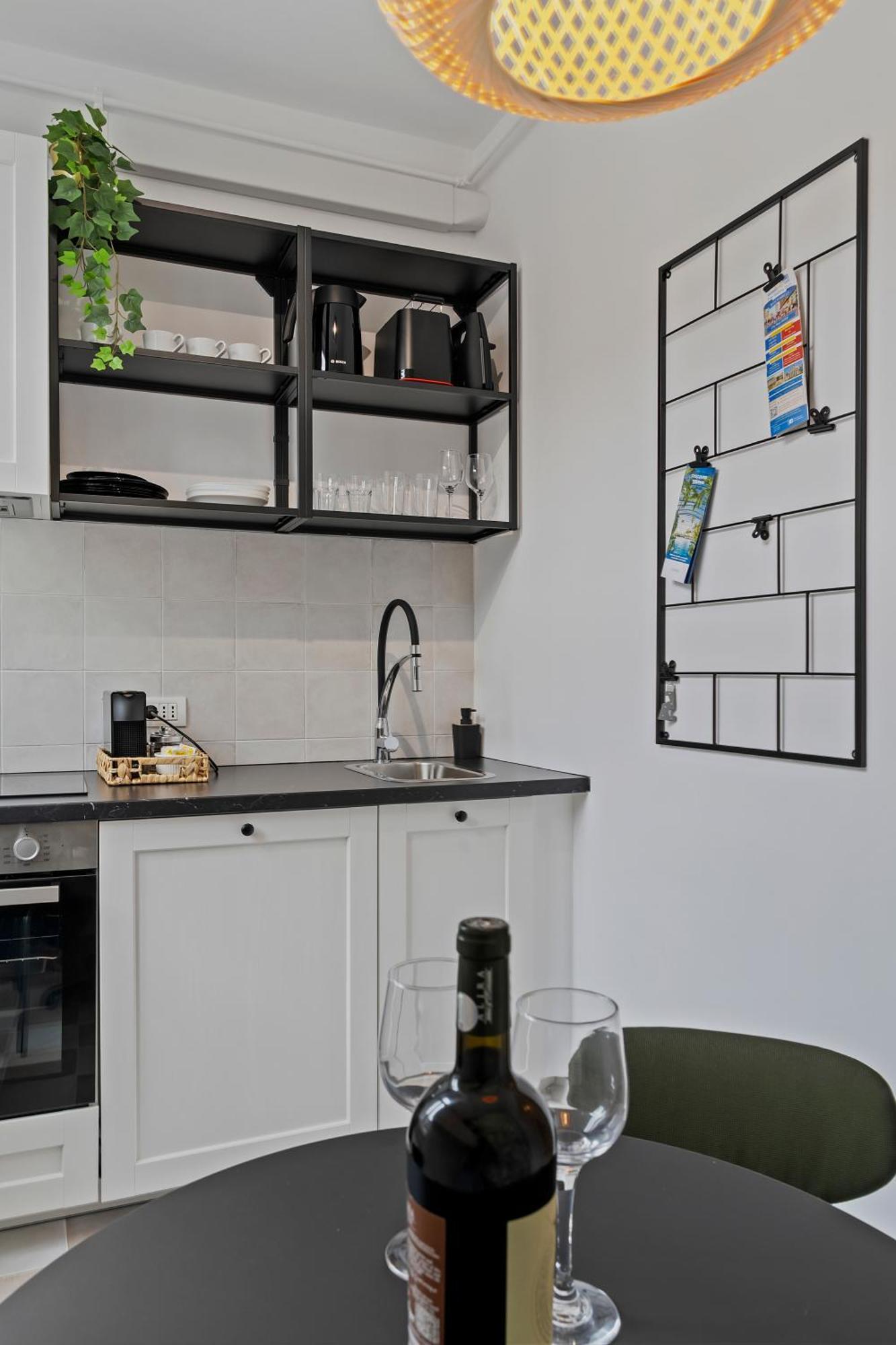 Old Rise Apartment *