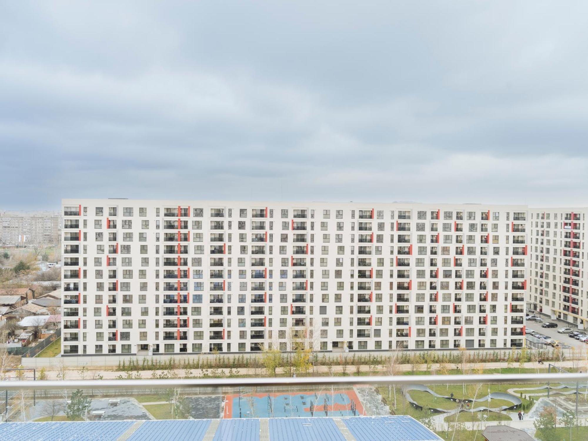 21 With Parking Lujerului * Bucureşti