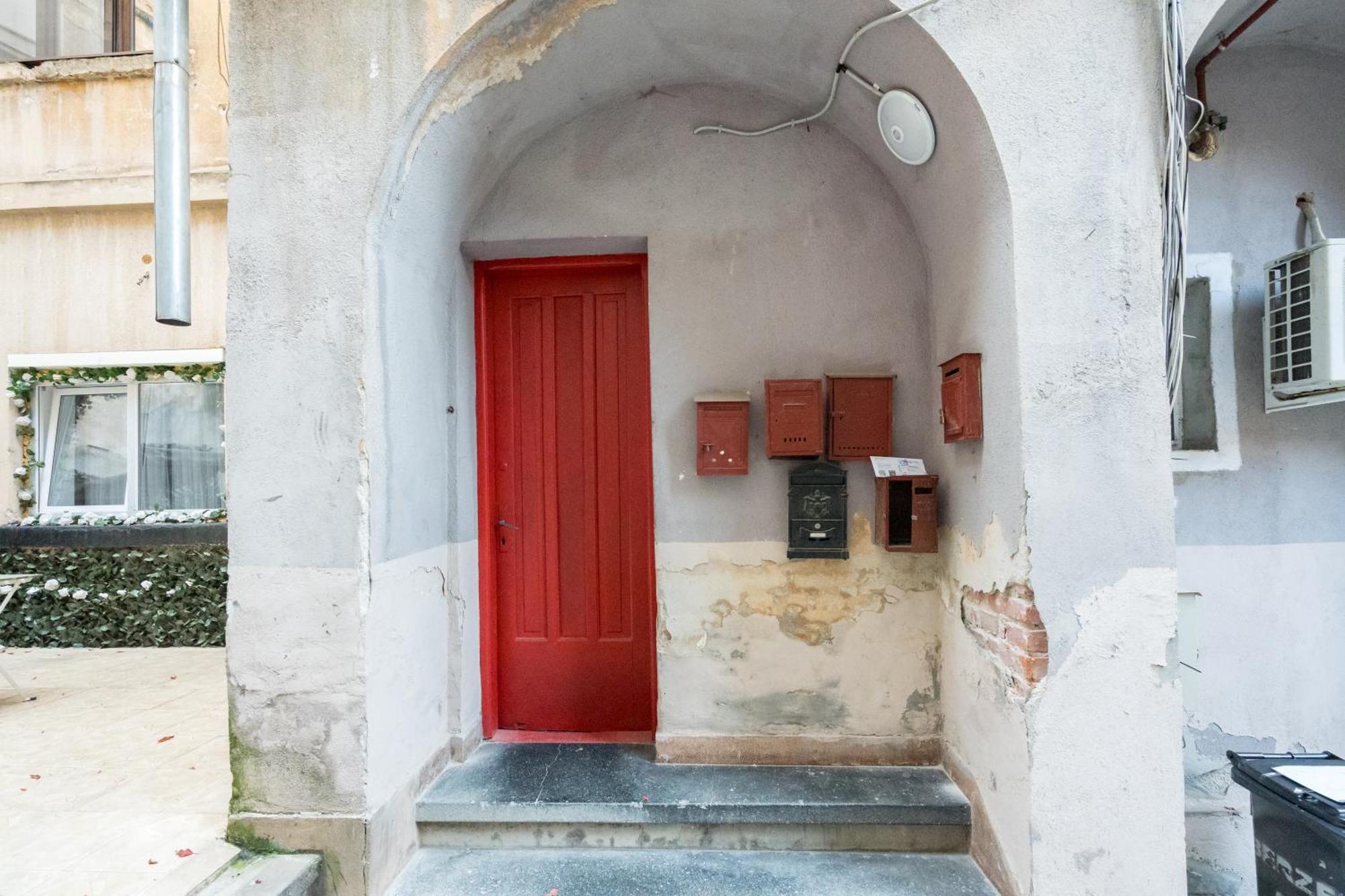 Chic Near Bucharest's Landmarks *