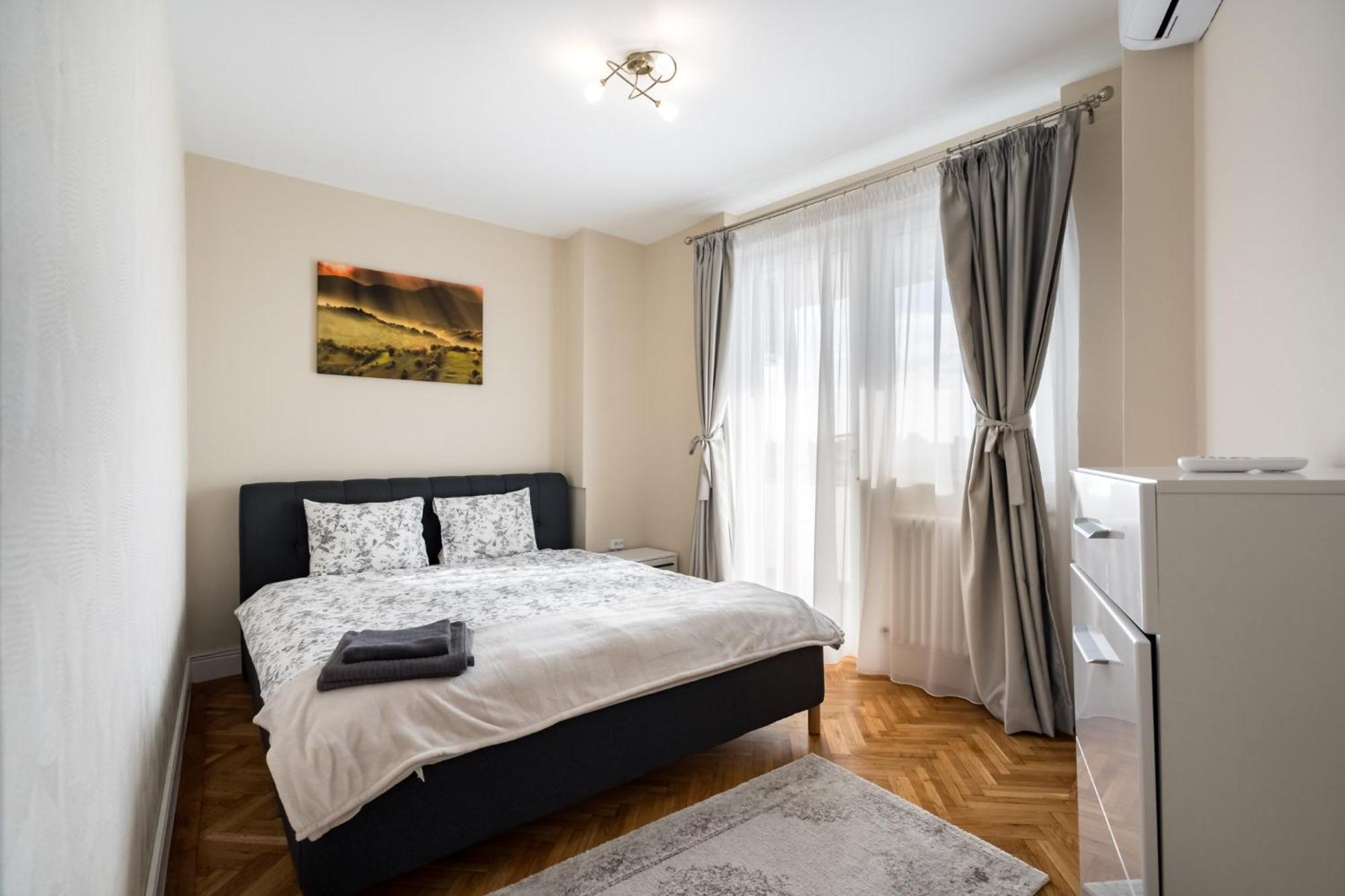 Apartment View With Private Balcony Bucharest