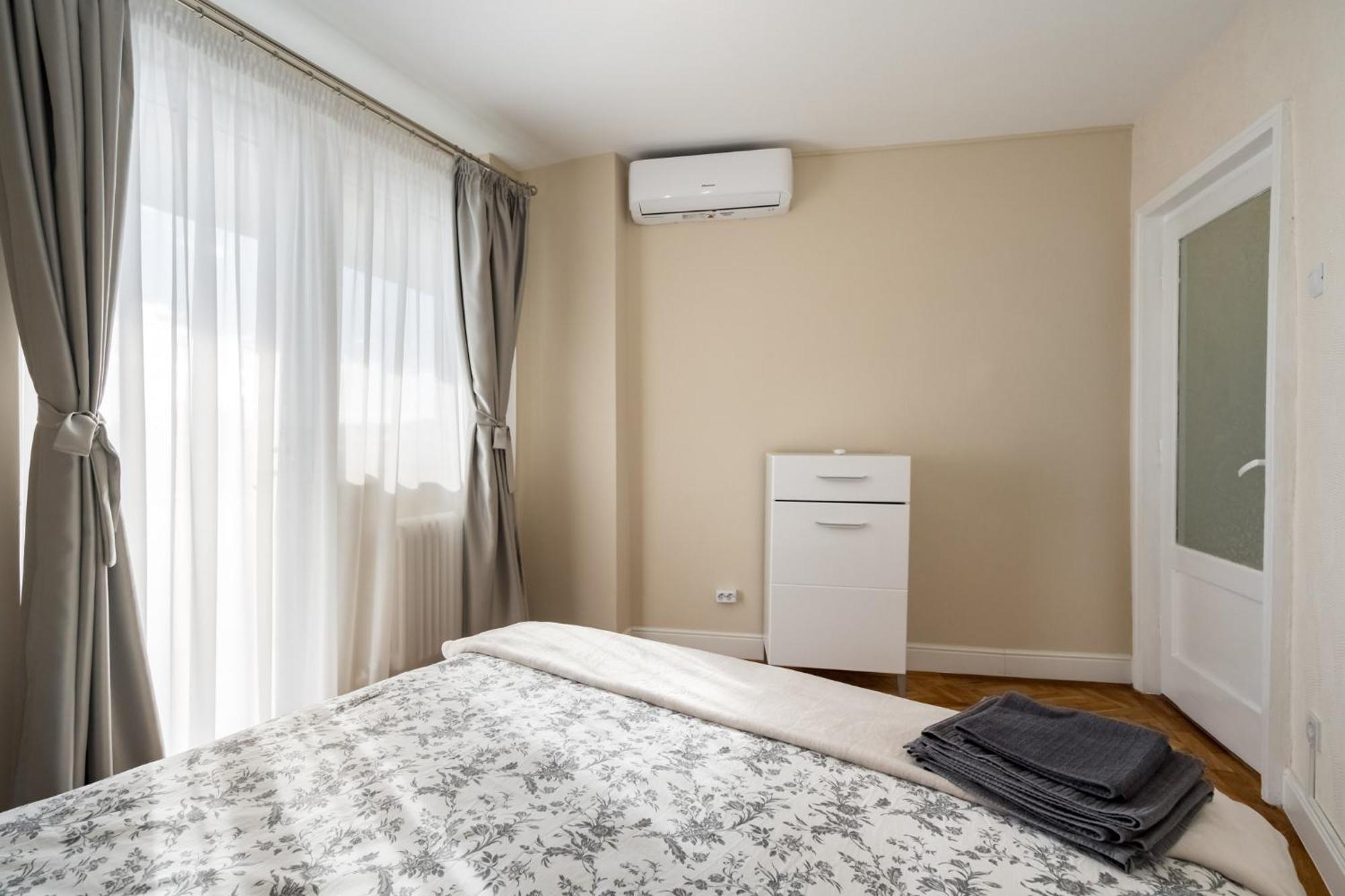 View With Private Balcony Apartment