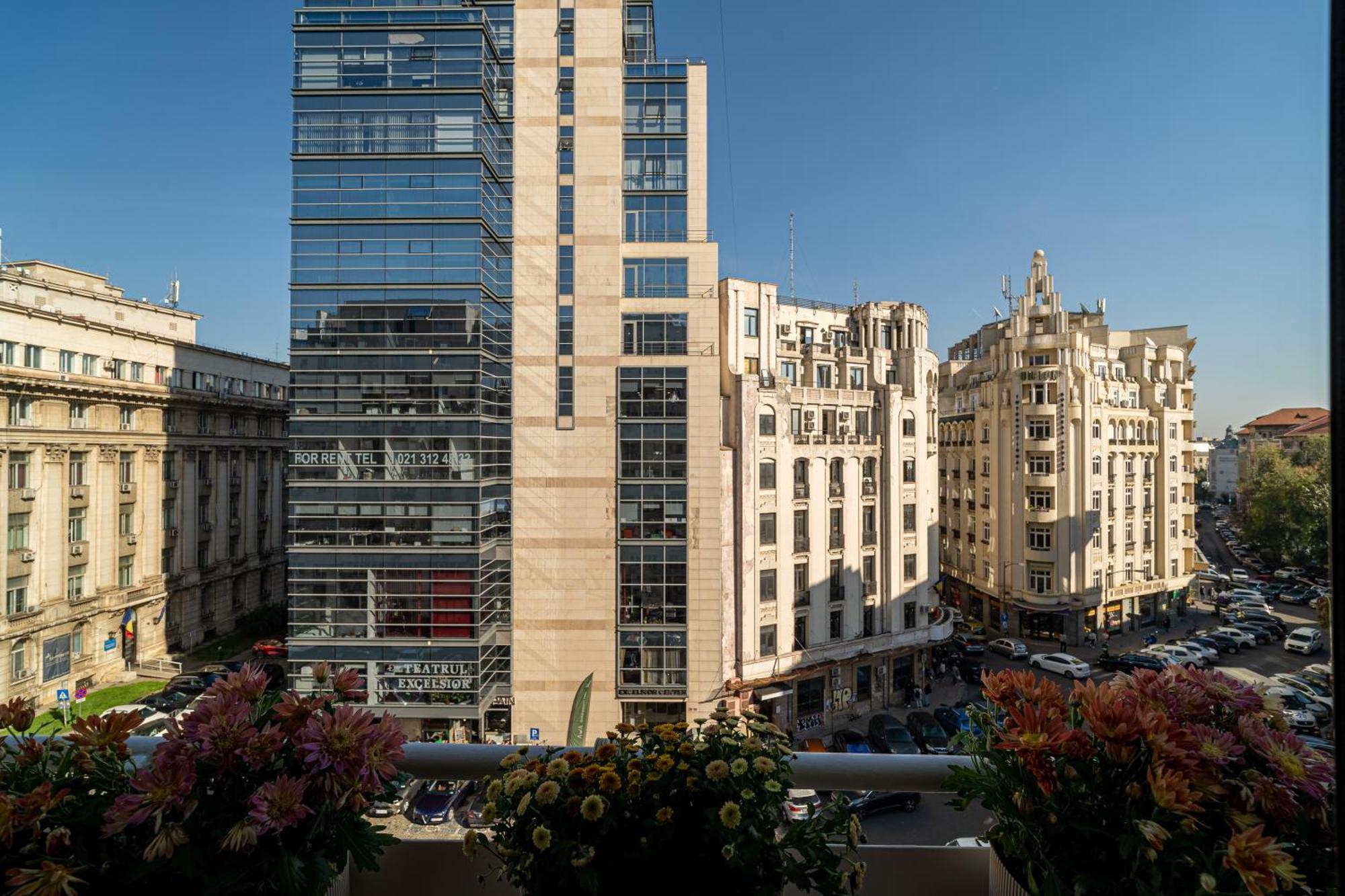 Heritage No 4 Stylish With Iconic Views In The Heart Of The * Bucareste