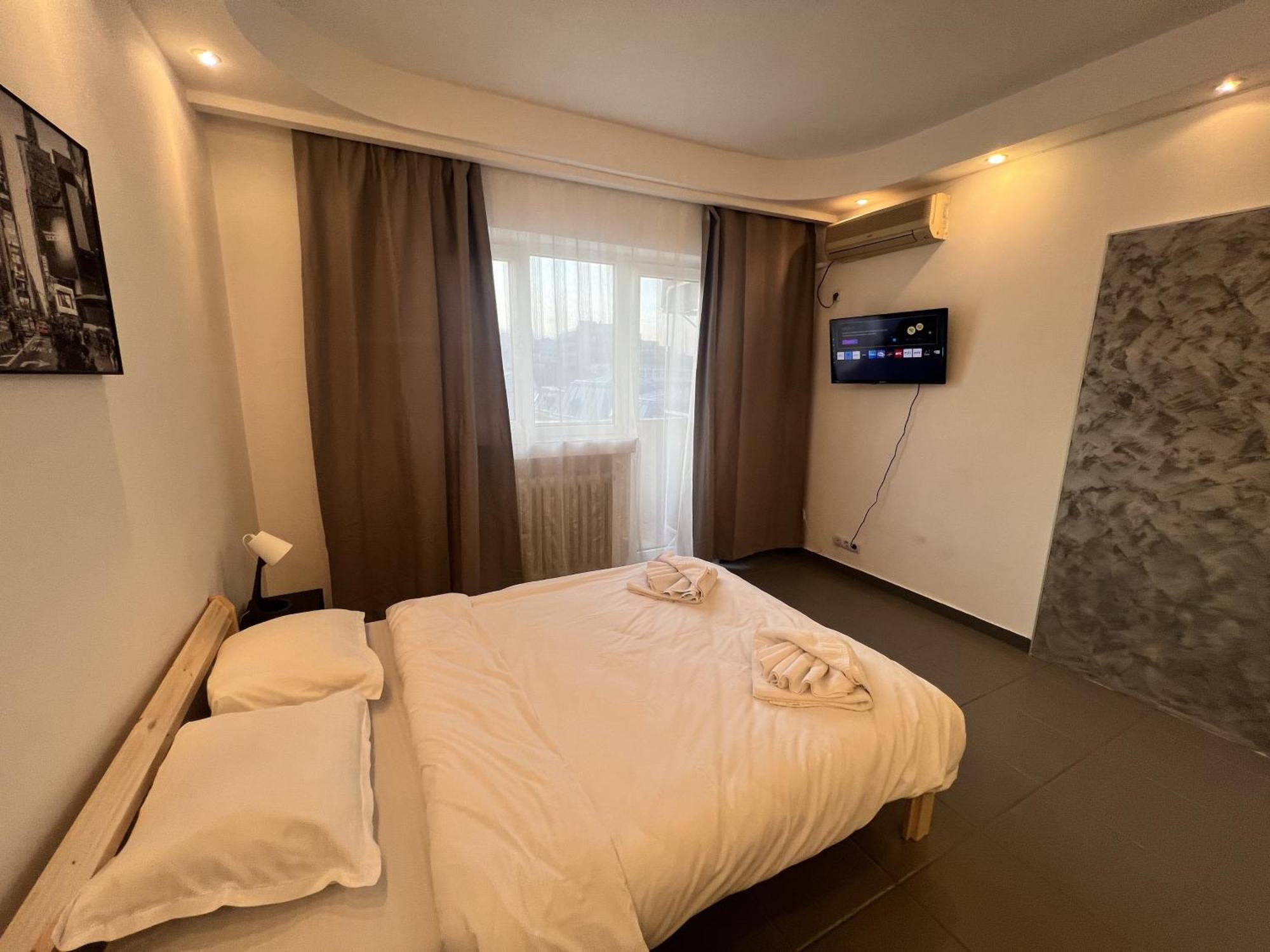Comfy With A Balcony In A Presitigious Area Bucharest