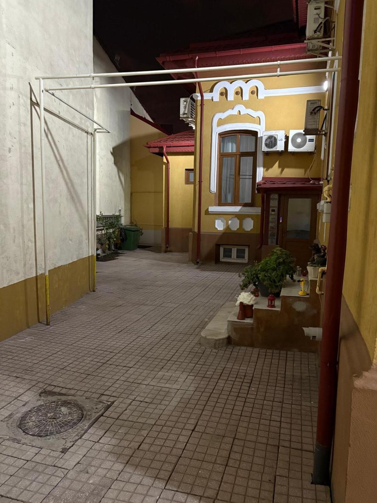 Boutique Old 3 * Bucharest