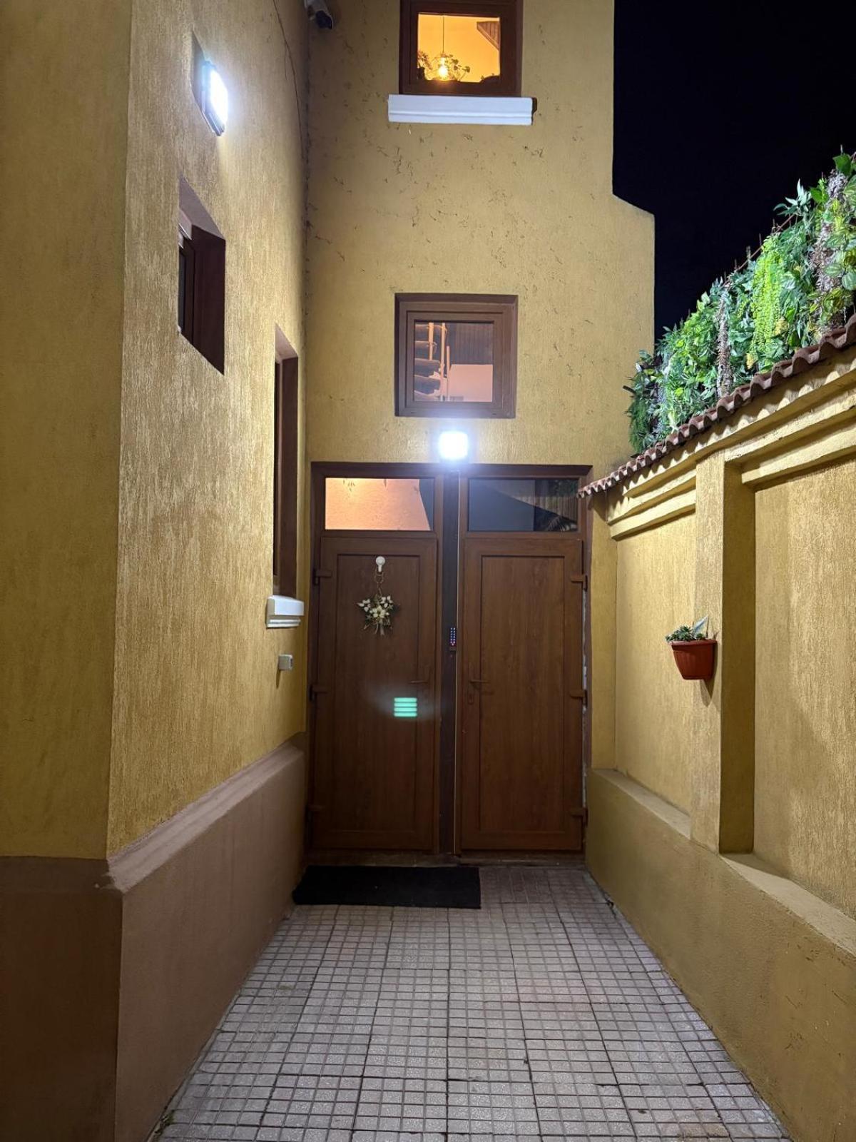 Apartment Boutique Old 3 *