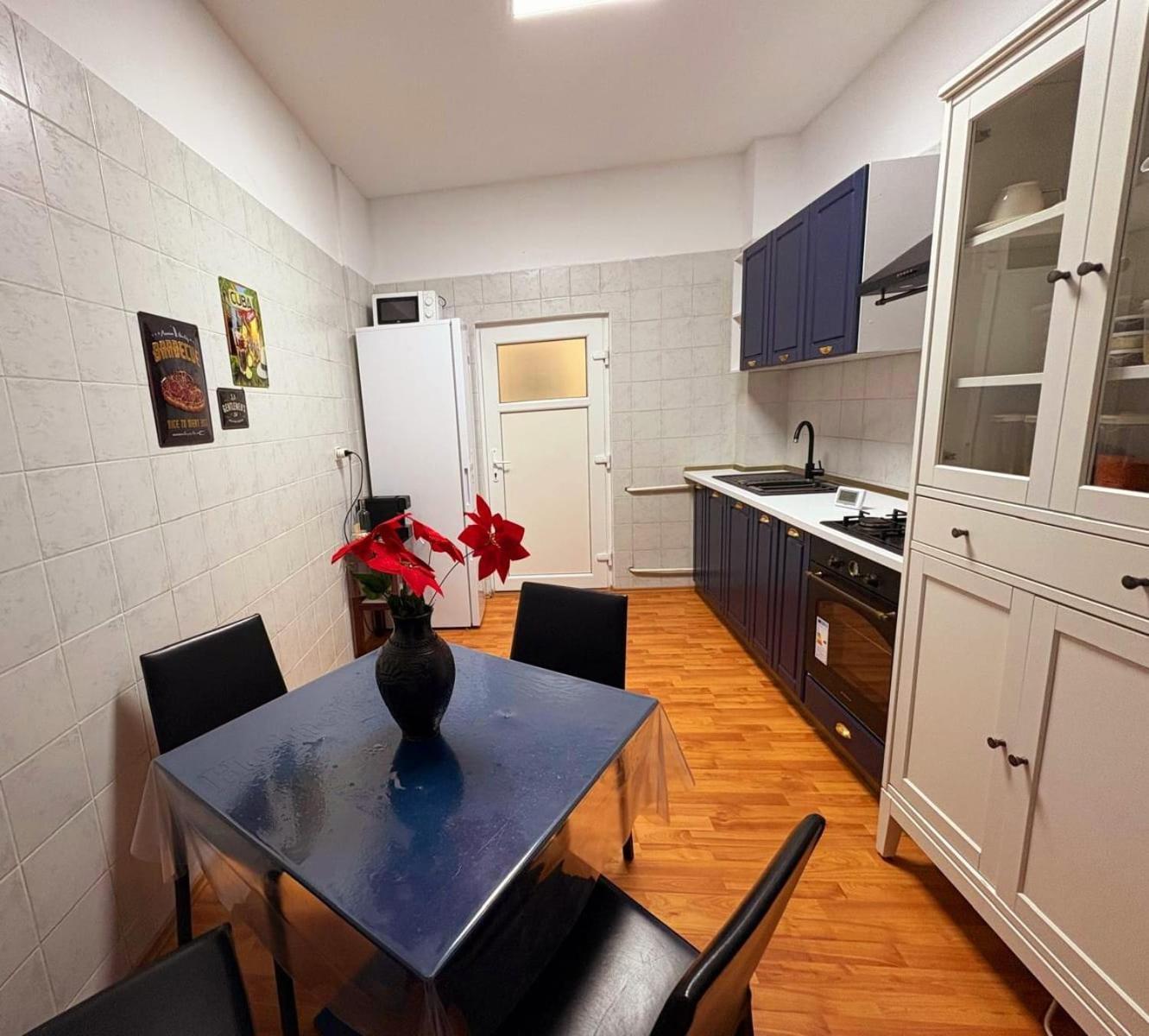 Boutique Old 3 Apartment Bucharest