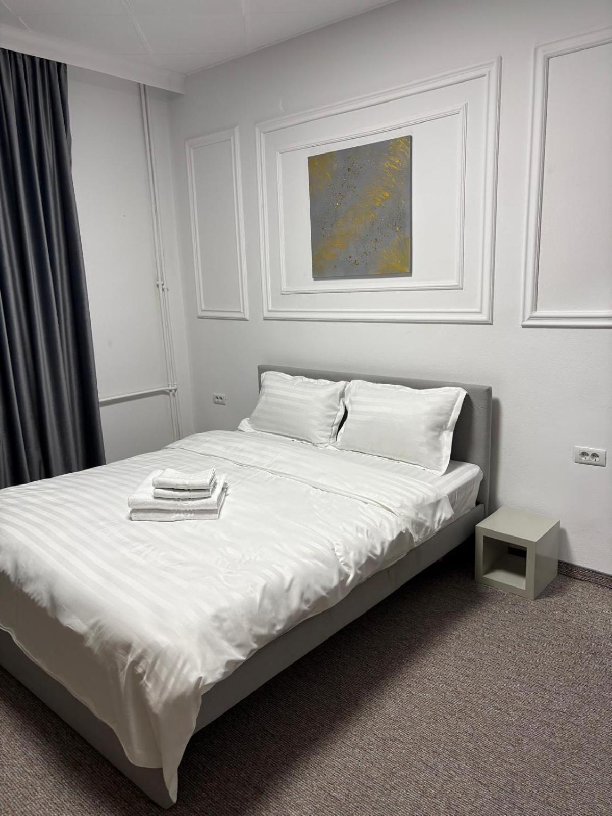 Boutique Old 3 *
