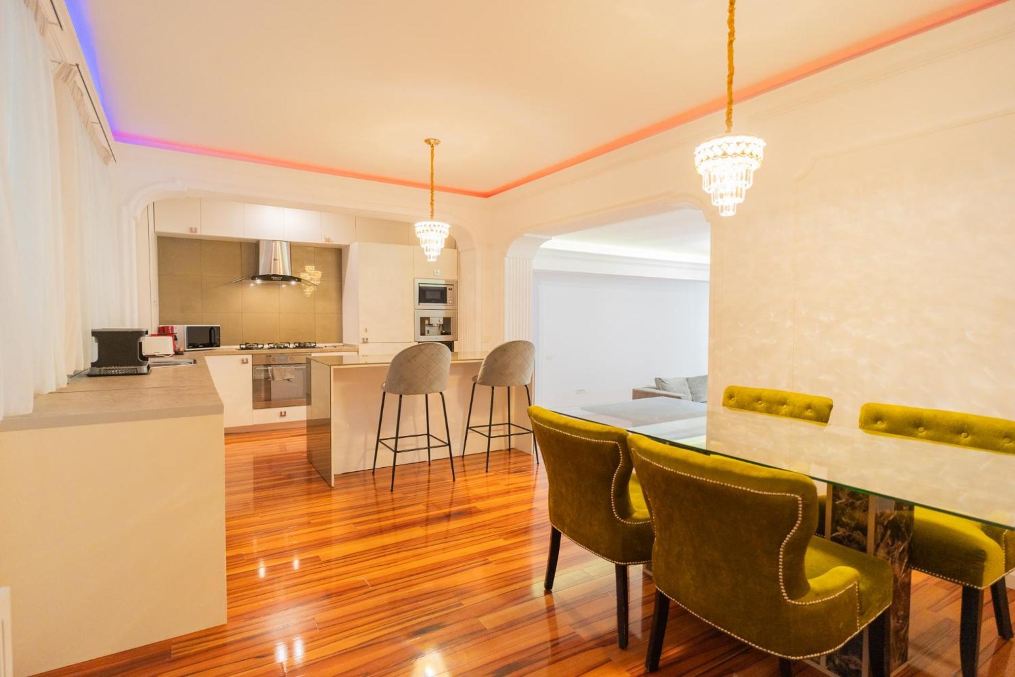 Luxurious With Swimming Pool - Herastrau Park *