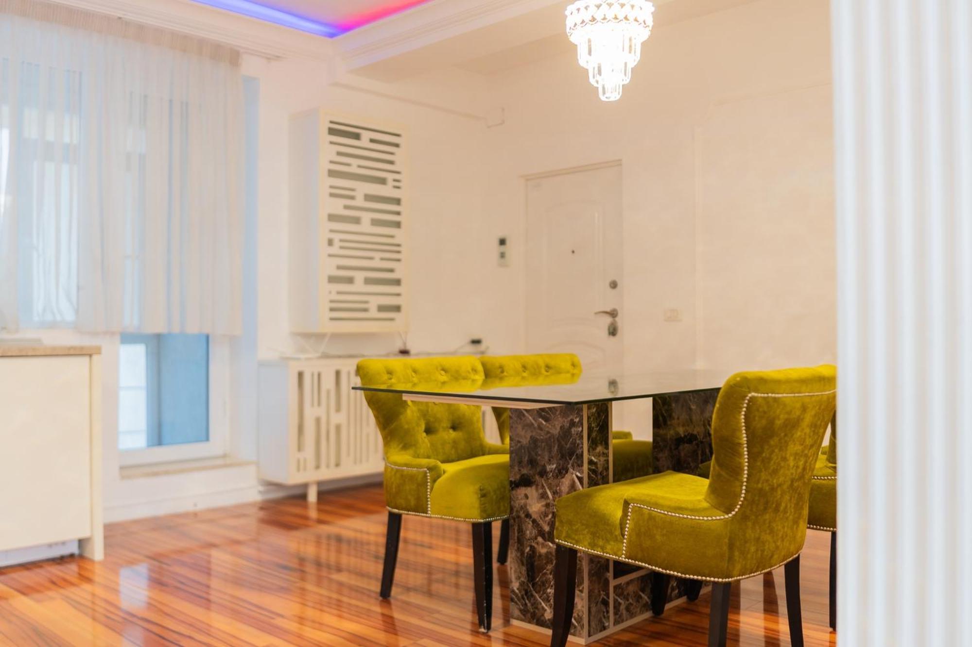 Luxurious With Swimming Pool - Herastrau Park Apartment
