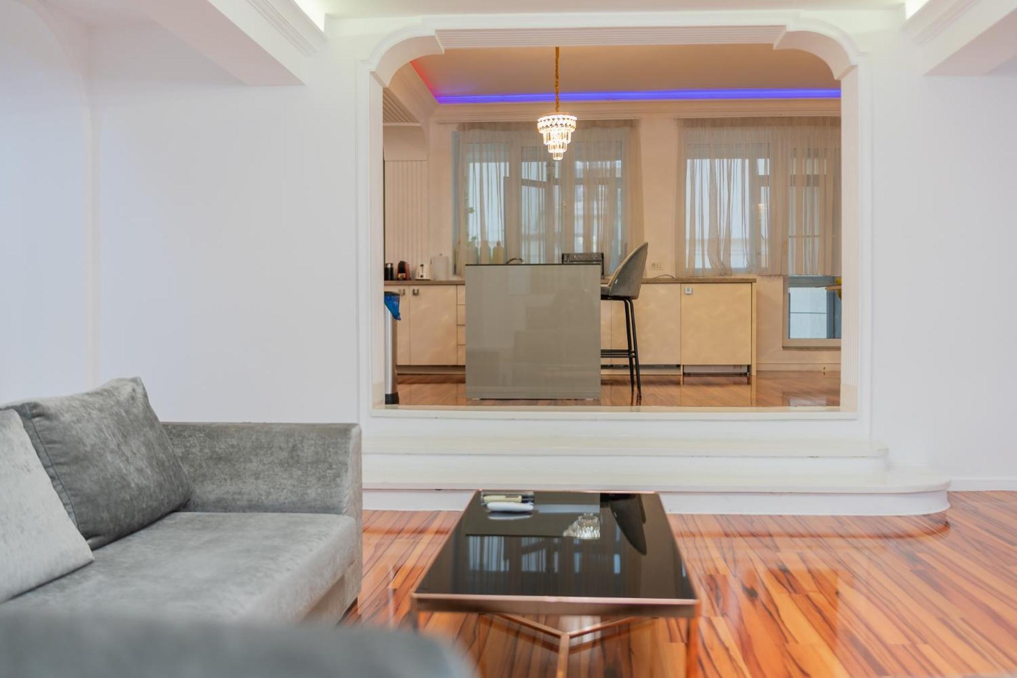 Luxurious With Swimming Pool - Herastrau Park Apartment *