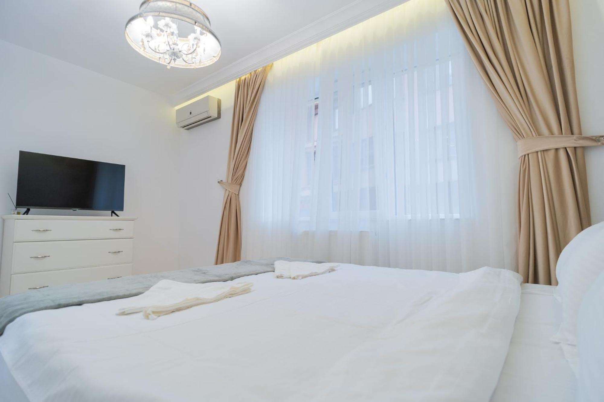 Apartment Luxurious With Swimming Pool - Herastrau Park Bucharest