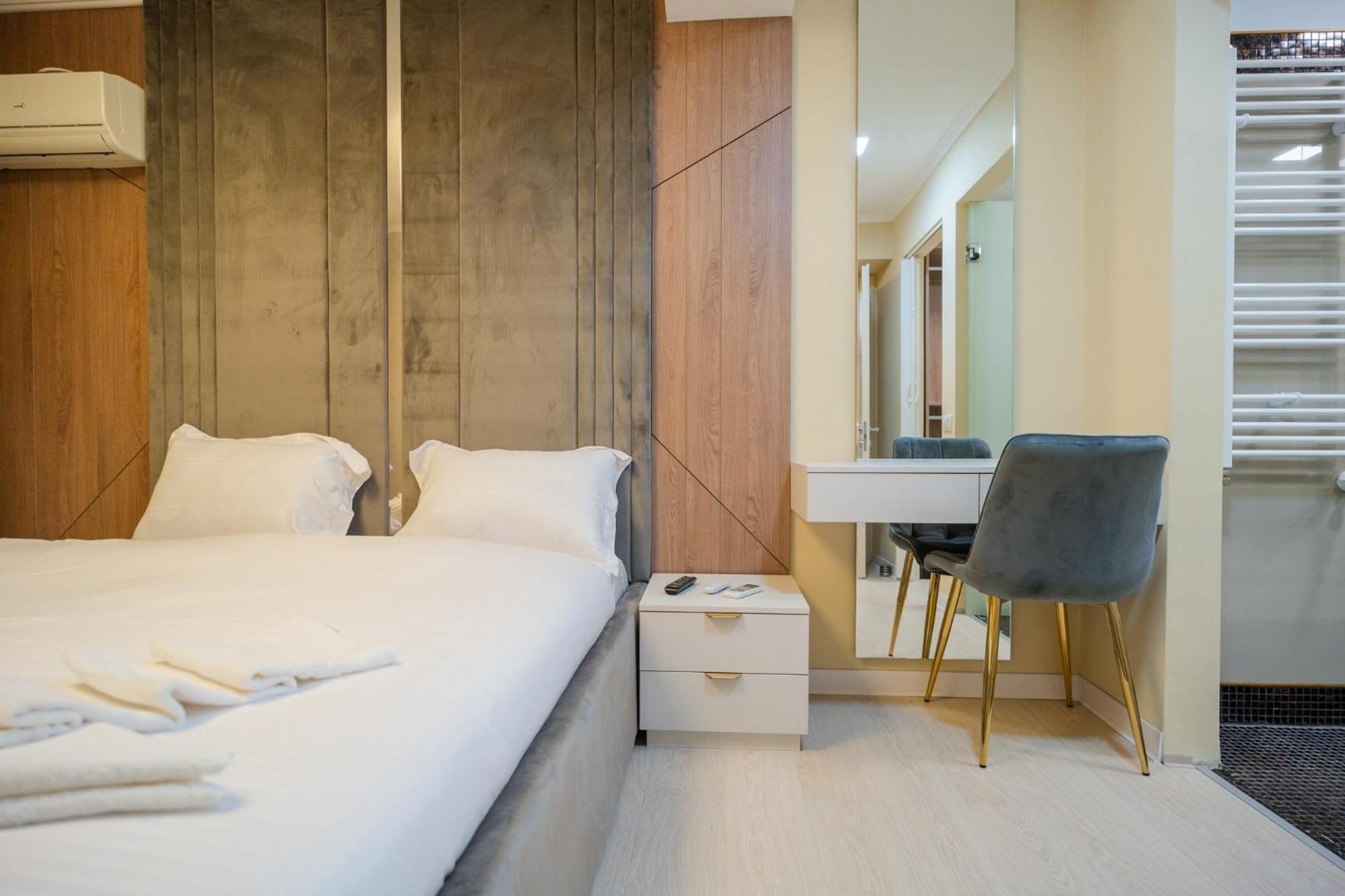 Luxurious With Swimming Pool - Herastrau Park Apartment Bucharest