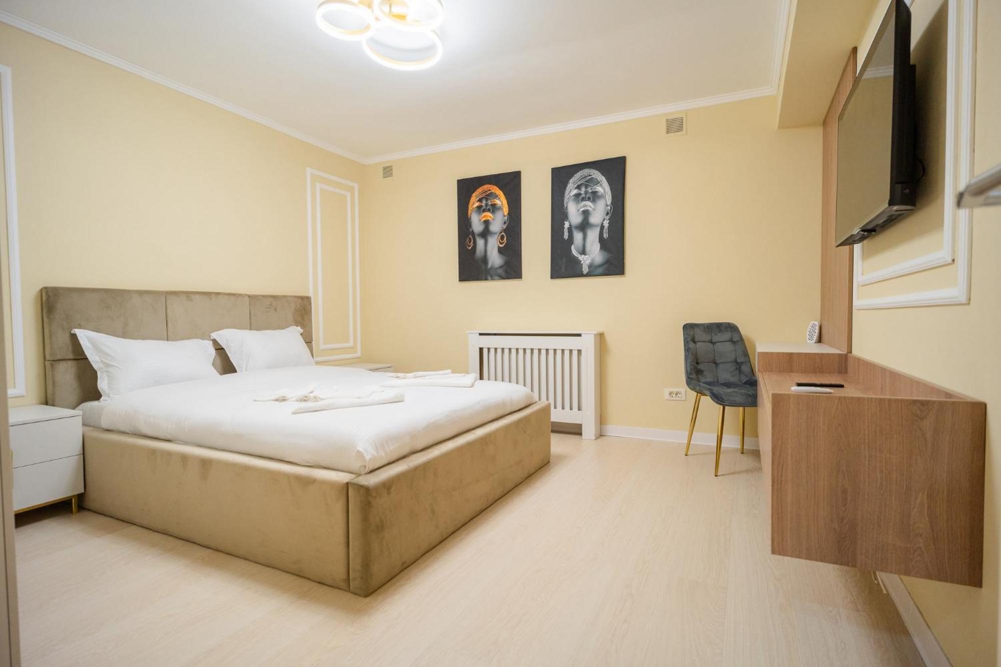 Luxurious With Swimming Pool - Herastrau Park Apartment Bucharest