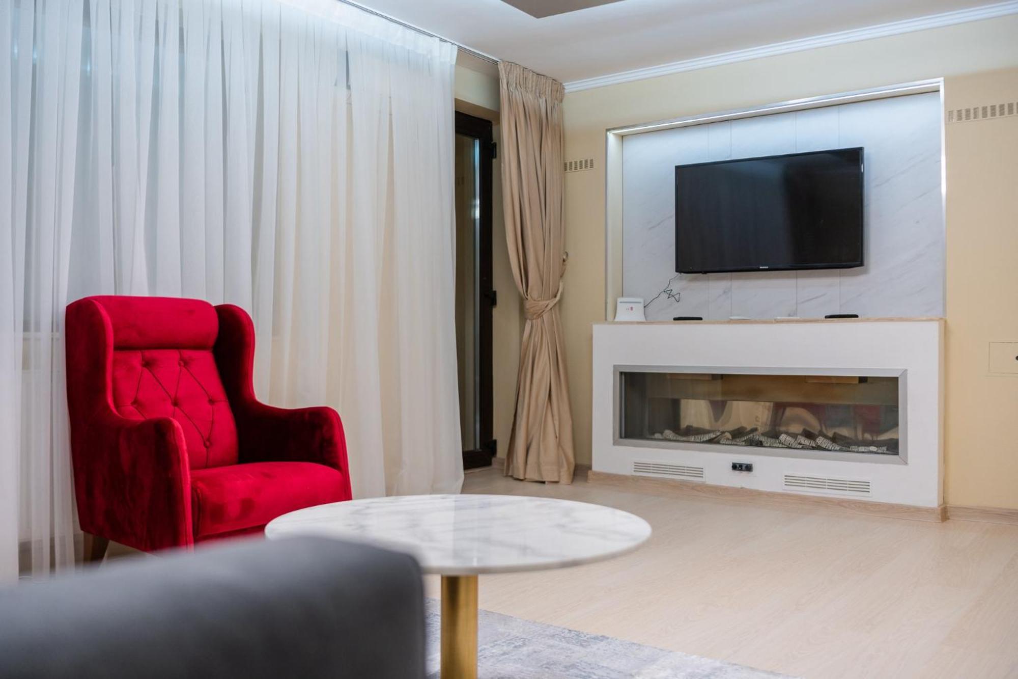 Luxurious With Swimming Pool - Herastrau Park Apartment