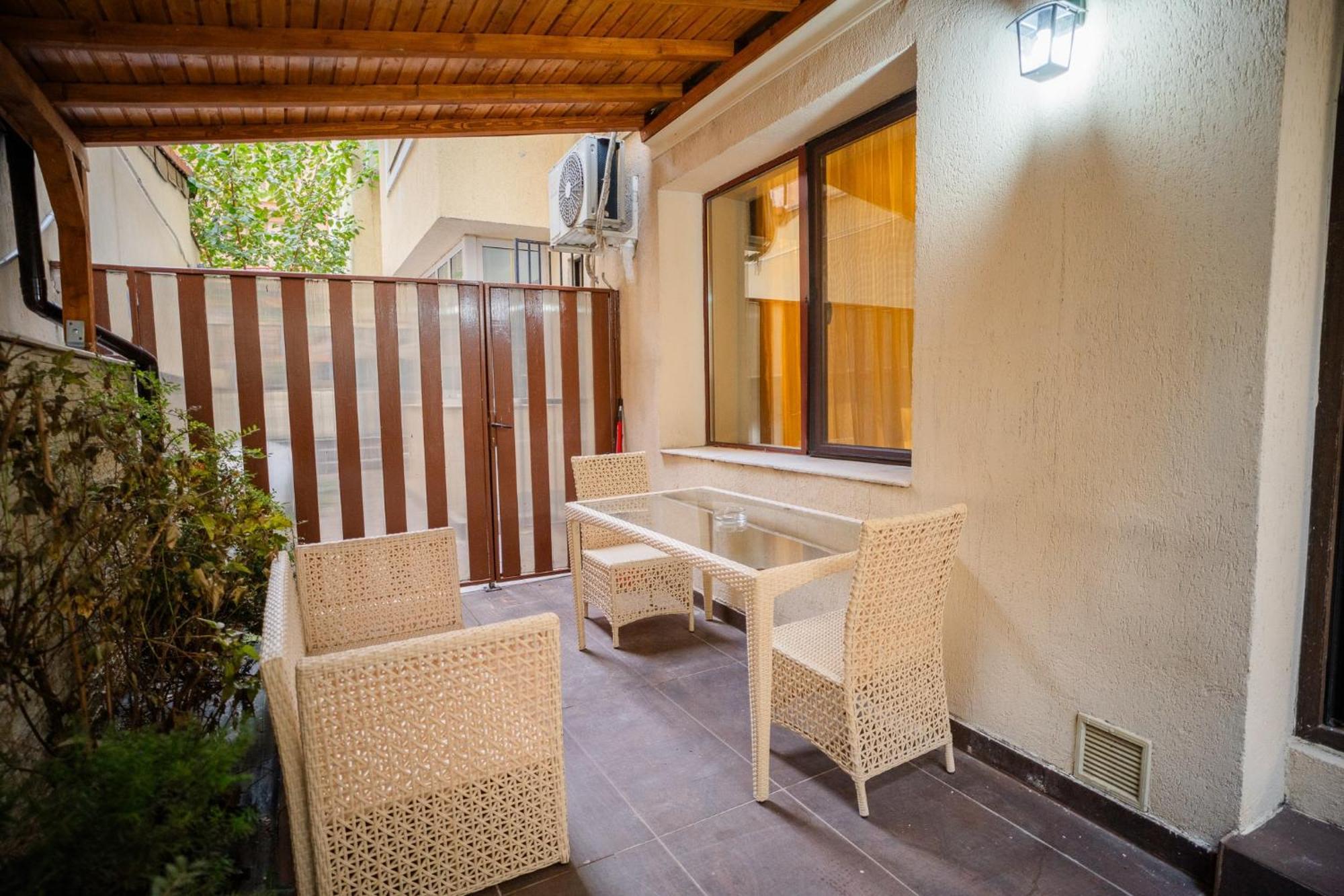 Luxurious With Swimming Pool - Herastrau Park Apartment Bucharest