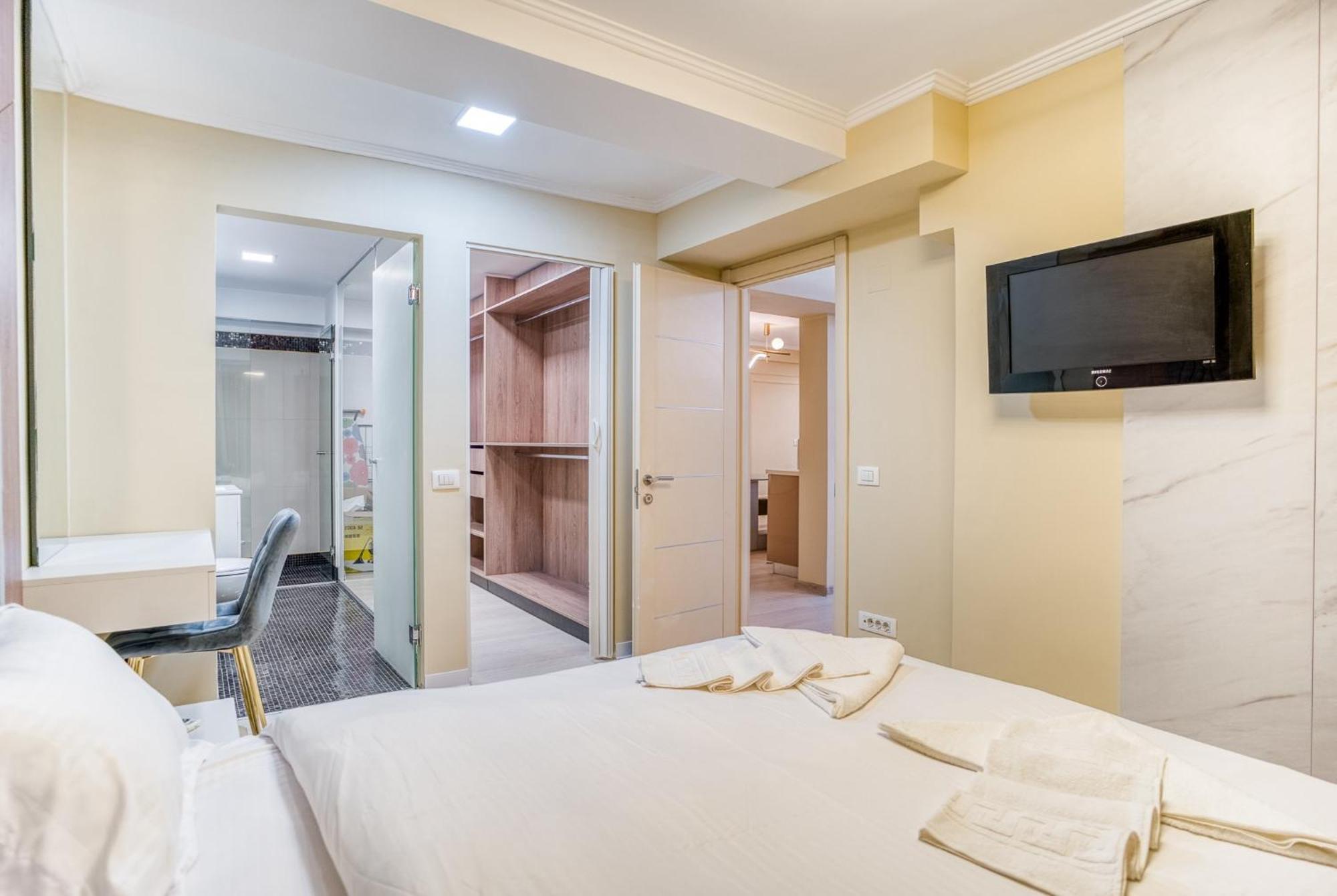 Luxurious With Swimming Pool - Herastrau Park Apartment