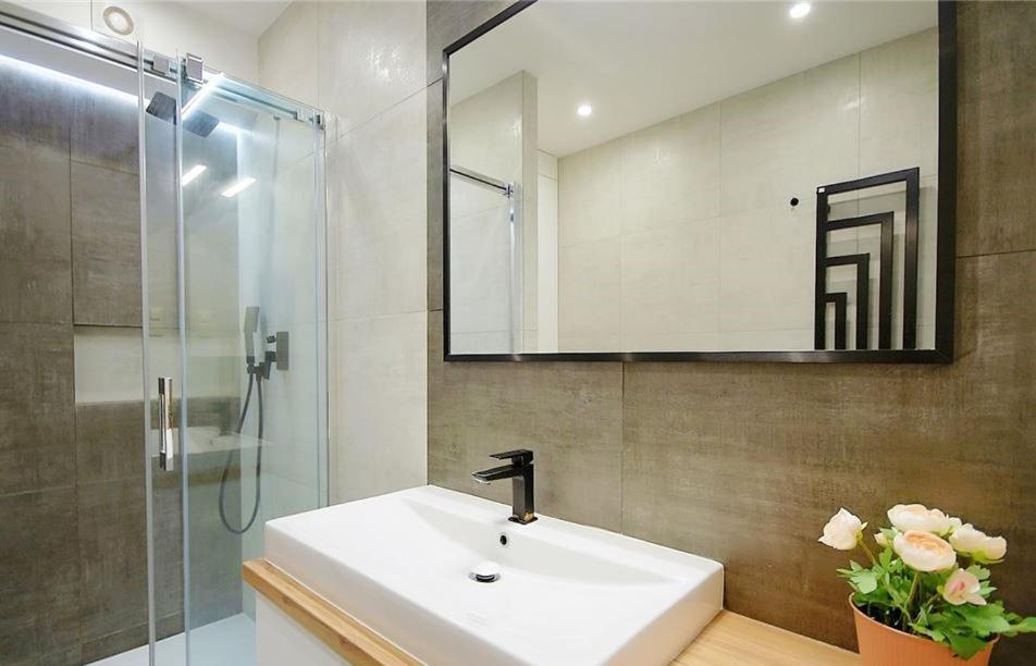 Adrian Apartment
