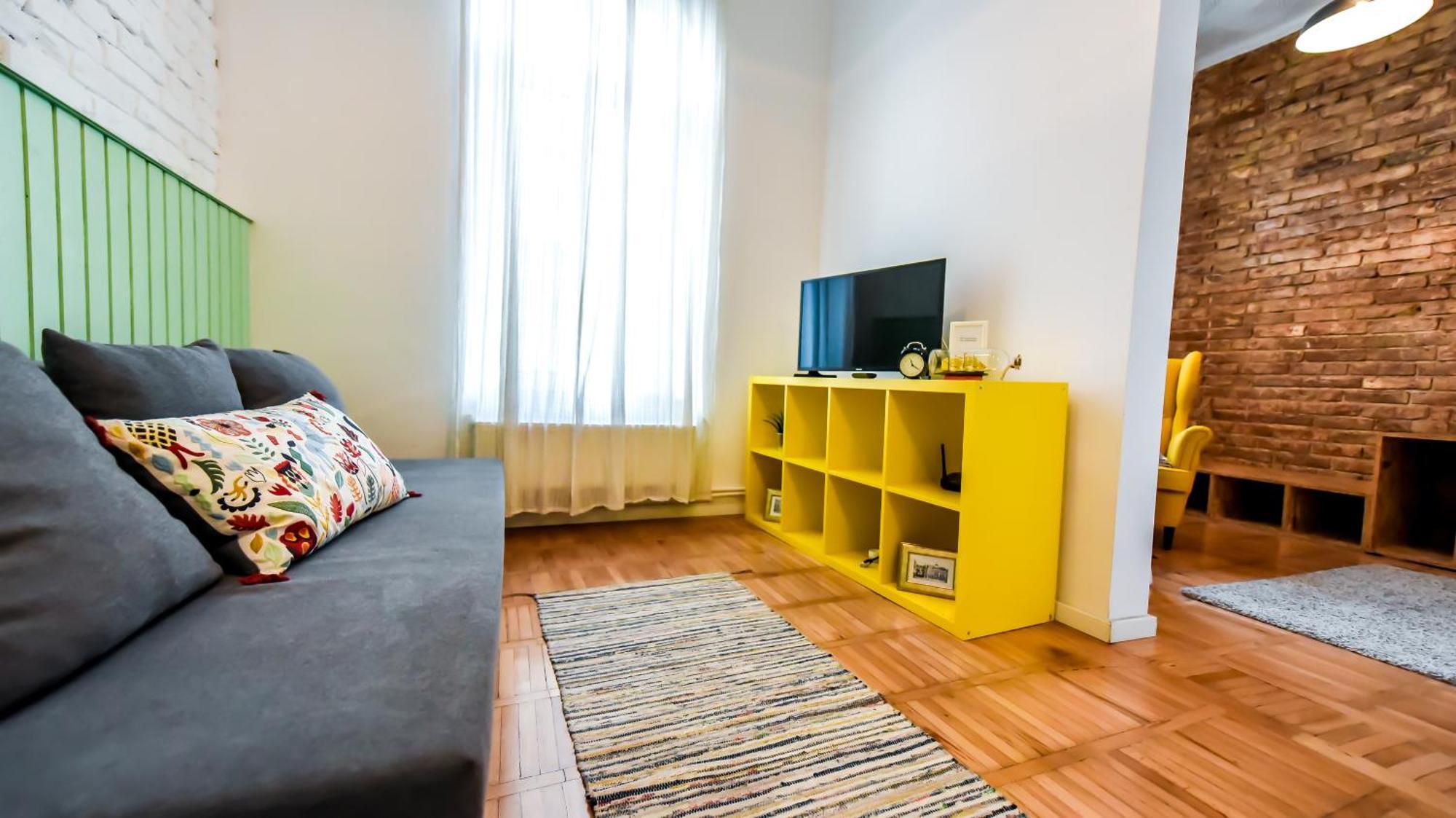 Architectural Gem With Modern Flair Double Old Town Apartment *