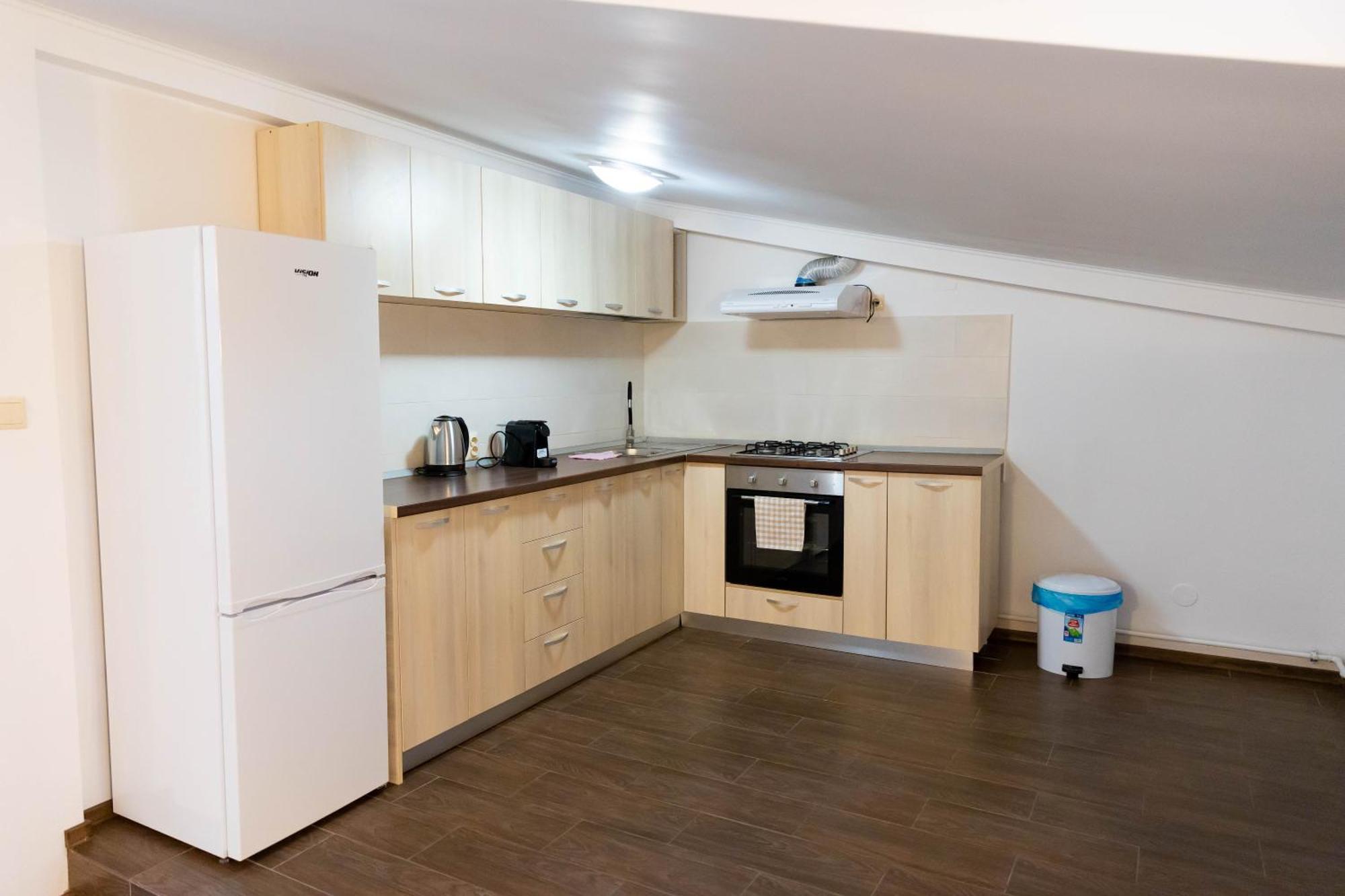 Lsix Apartment