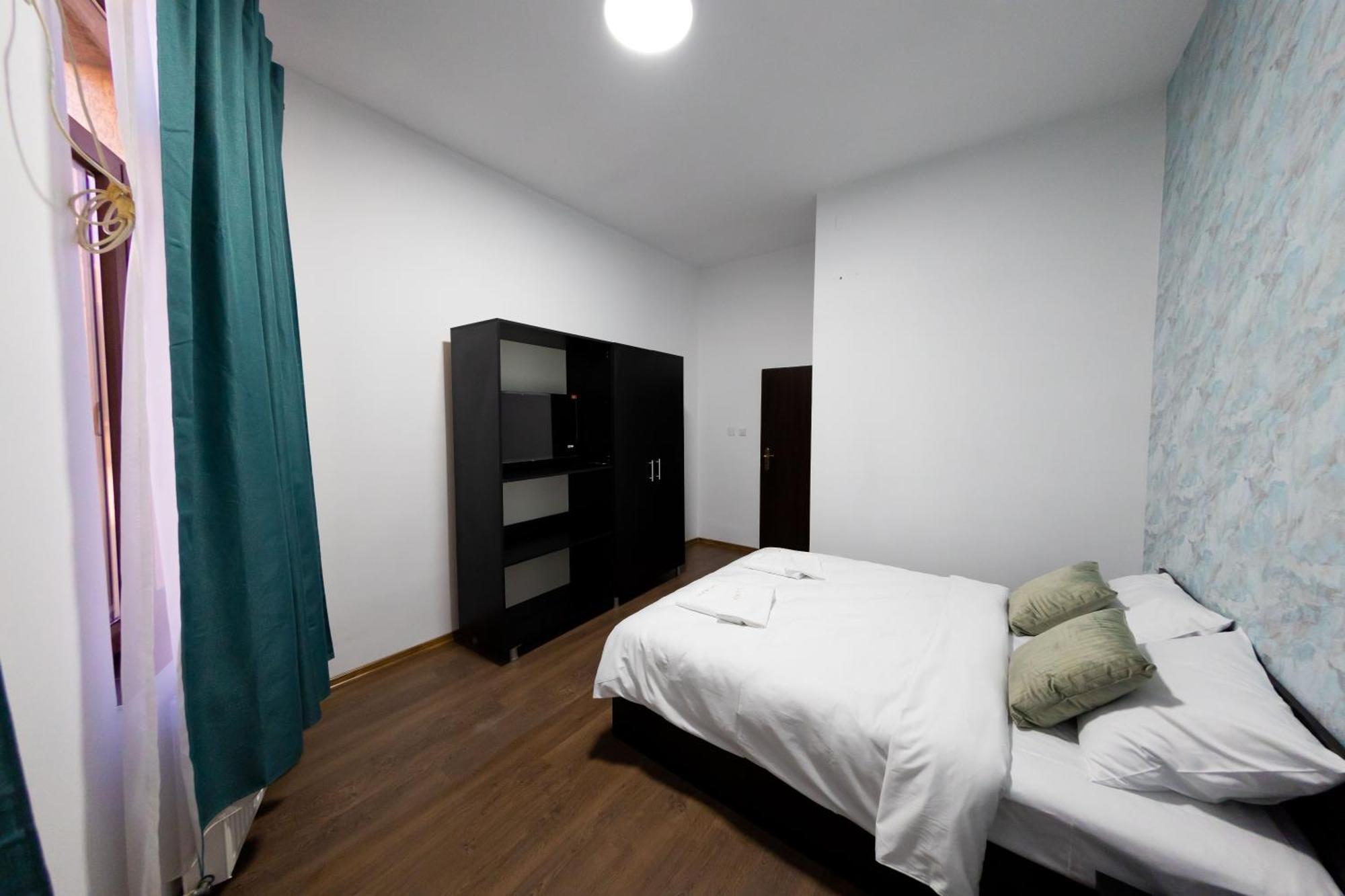 Lsix Apartment *