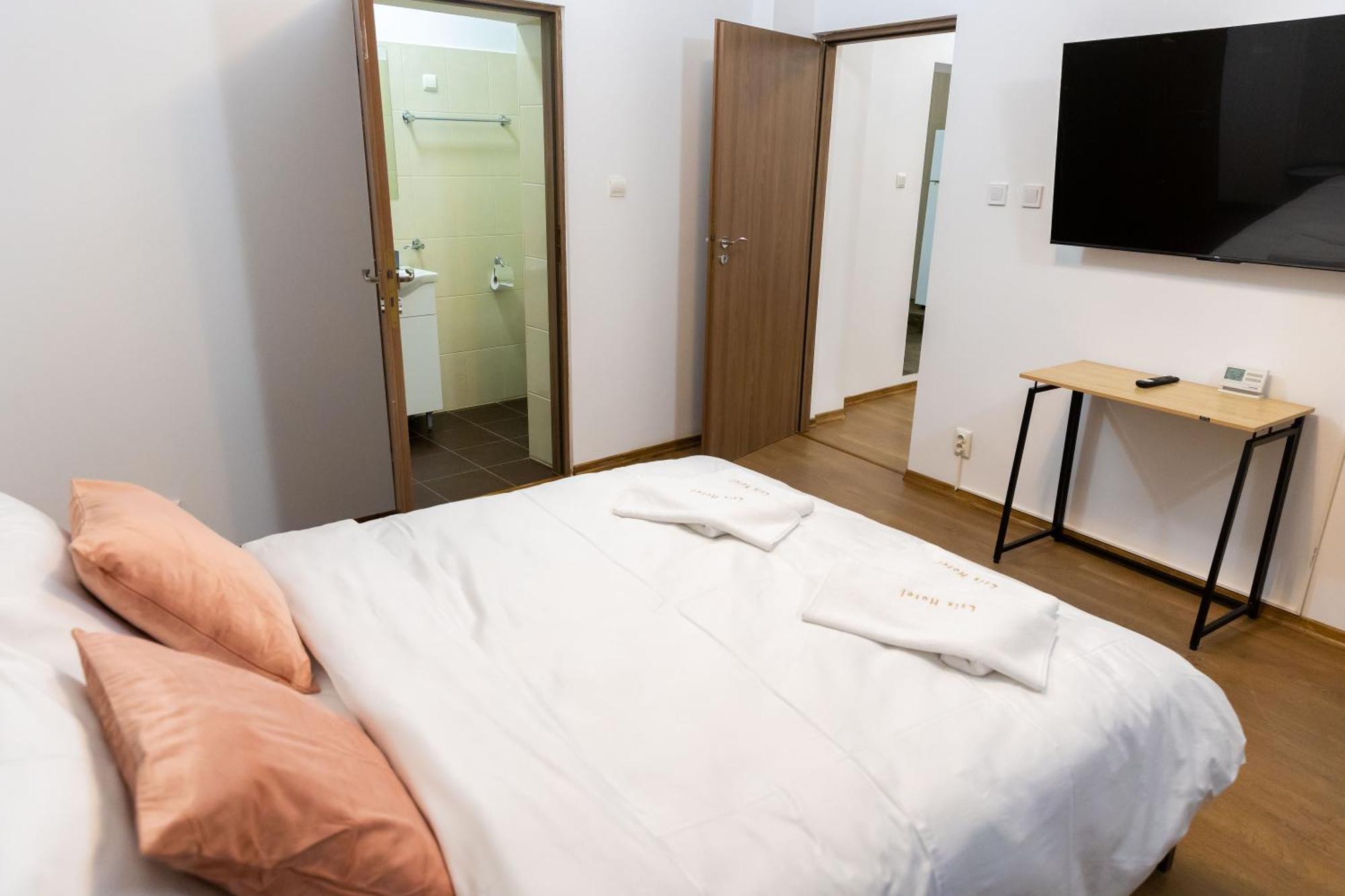 Apartment Lsix *