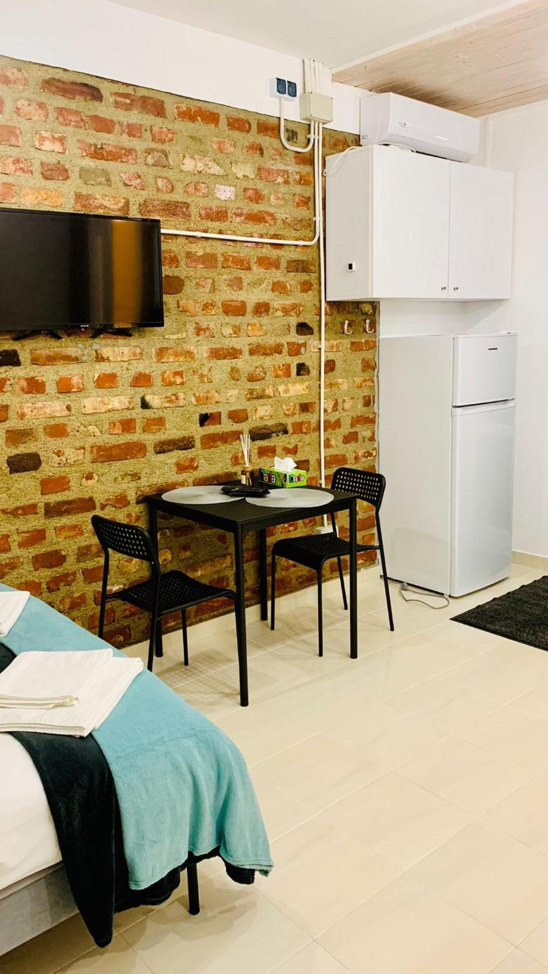 Amos Homes * Bucharest