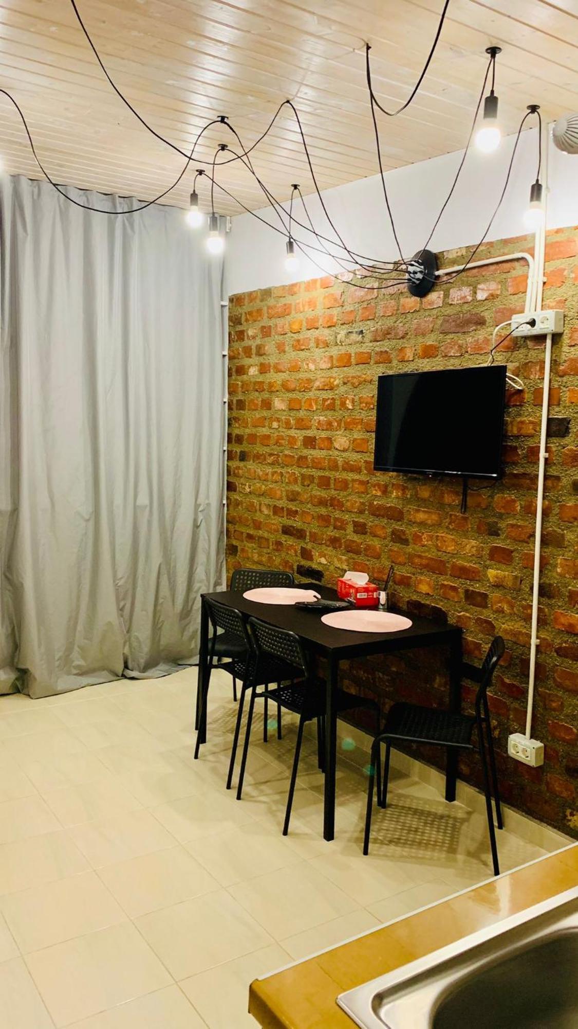 Amos Homes Guest house *