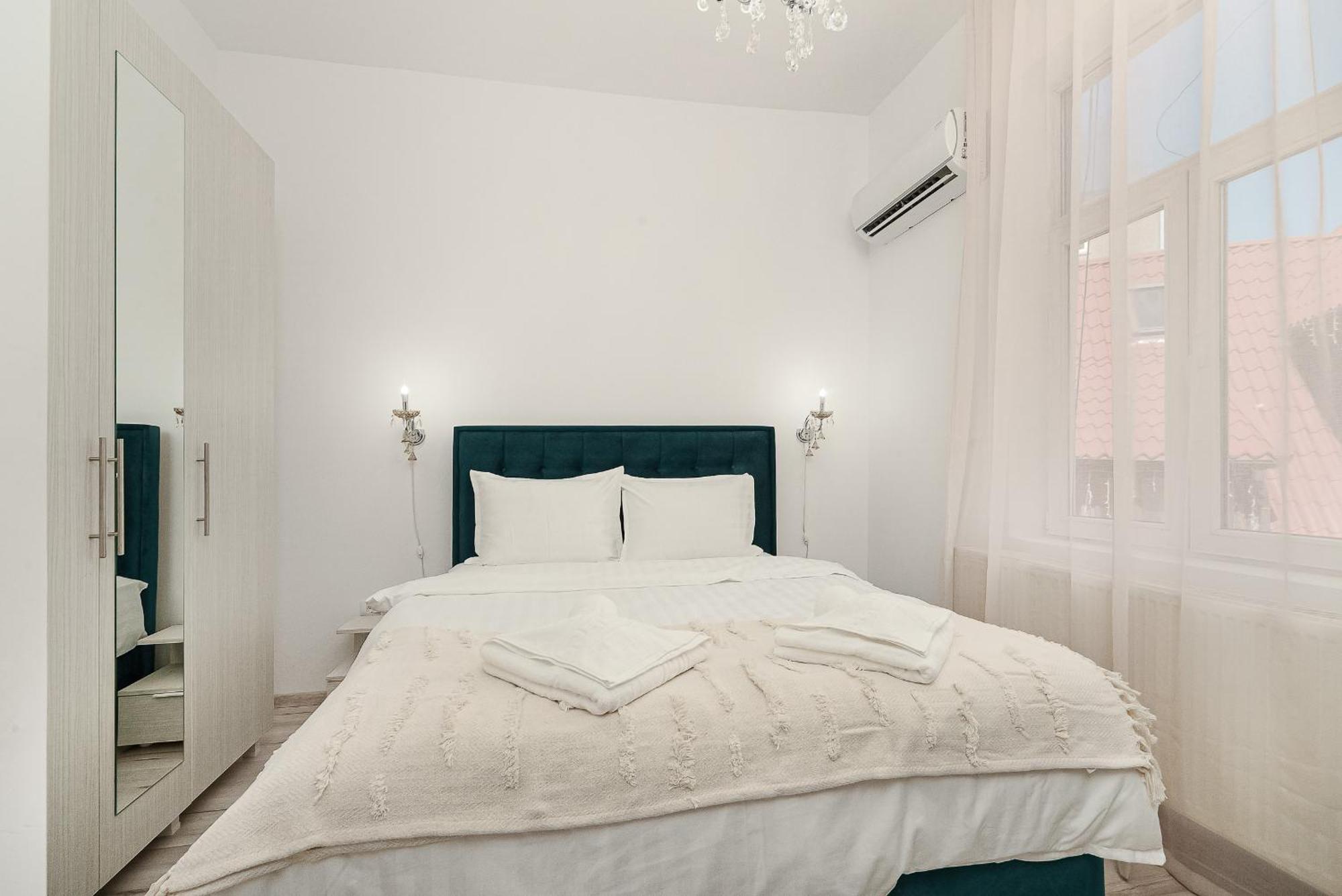 Spacious 3br Retreat In Apartment *