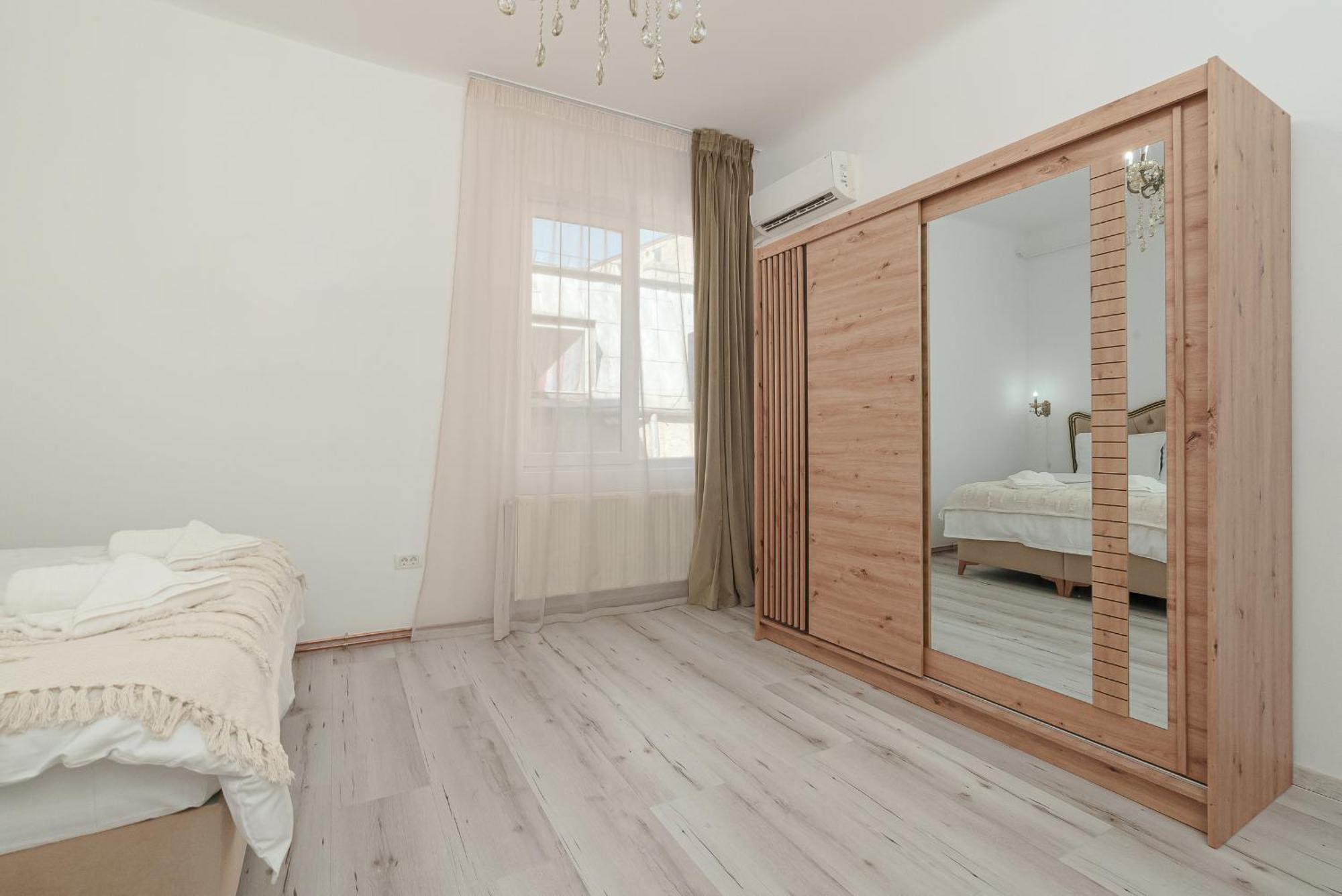 Spacious 3br Retreat In Apartment *