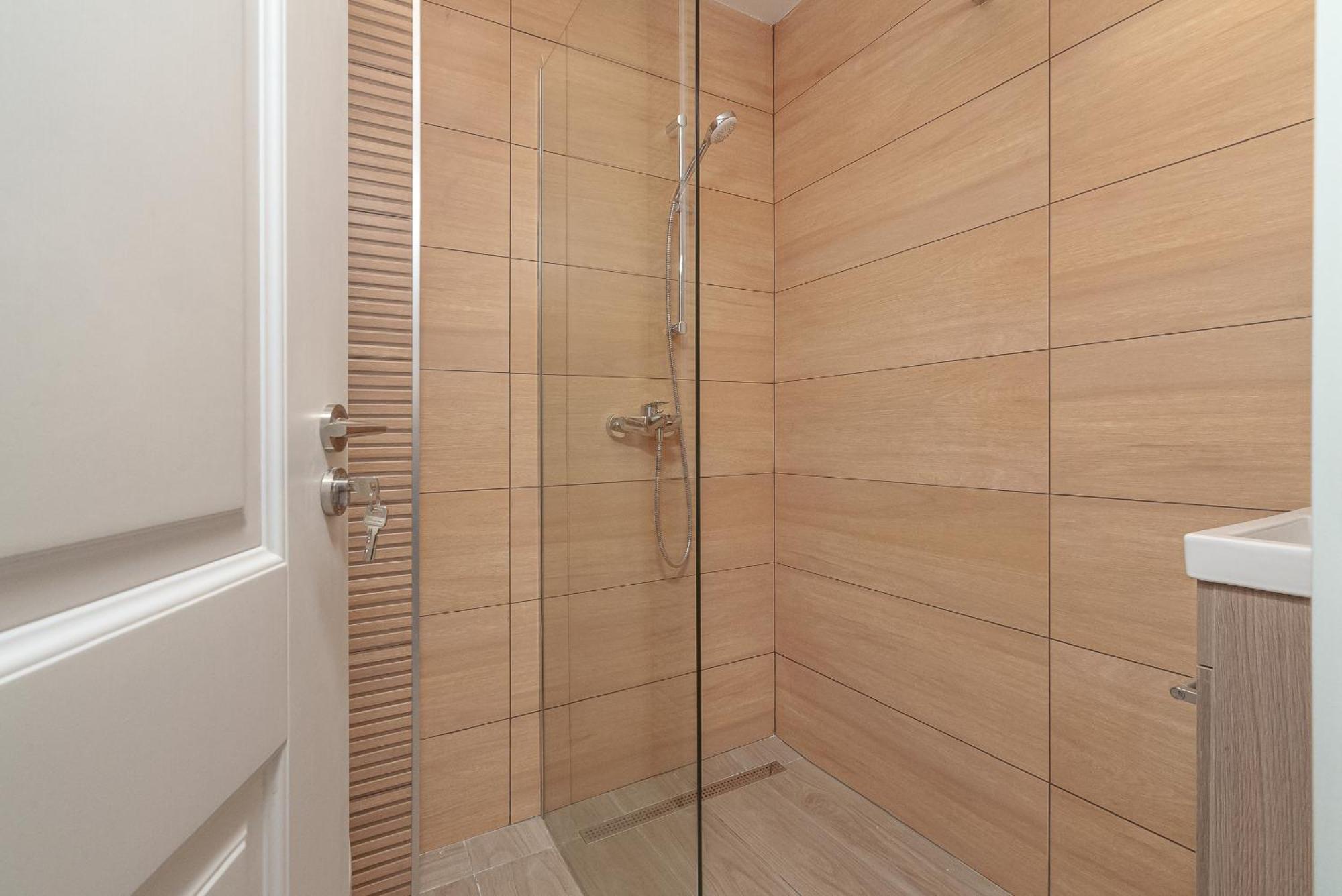 Spacious 3br Retreat In Apartment Bucharest