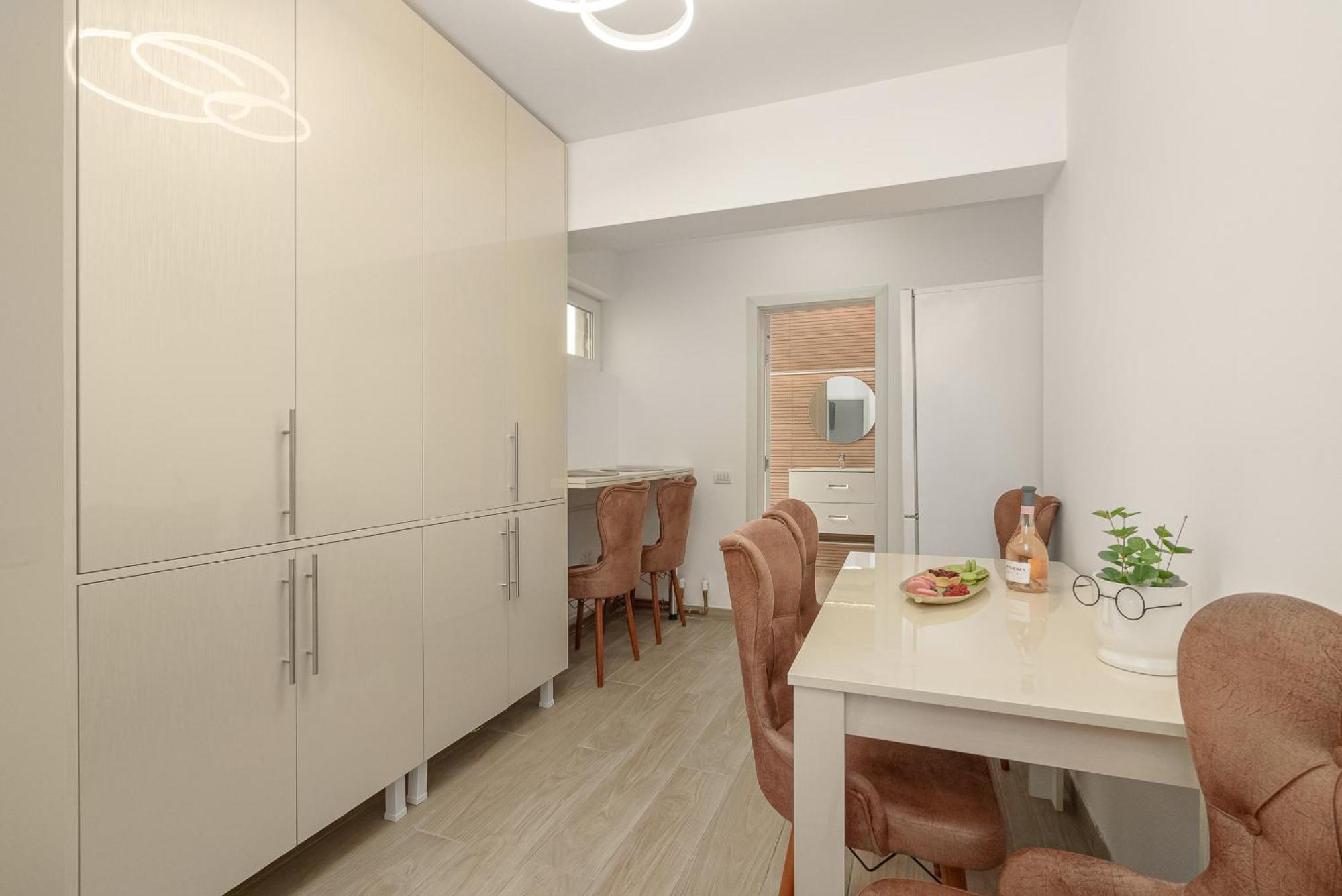 Apartment Spacious 3br Retreat In Bucharest