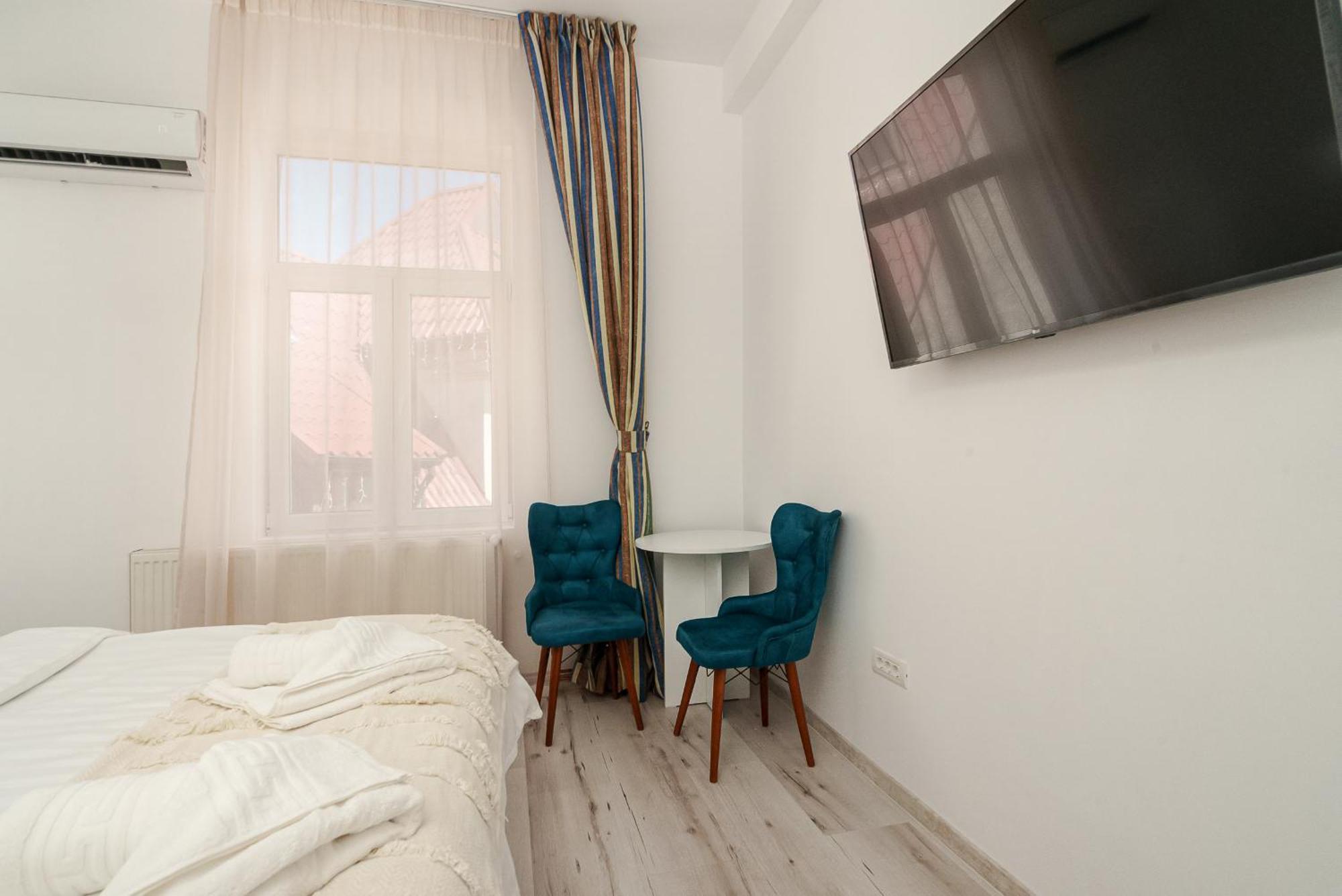 Spacious 3br Retreat In Apartment *