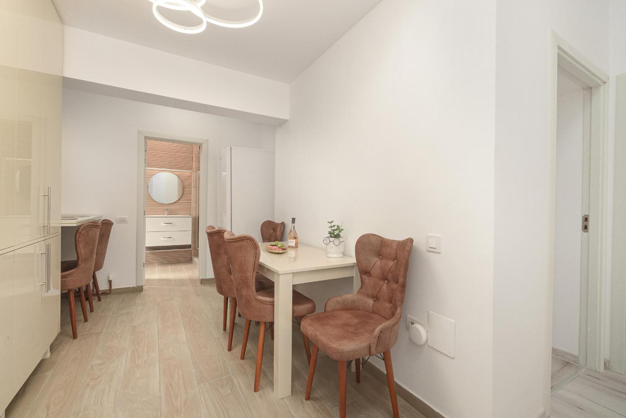 Apartment Spacious 3br Retreat In *